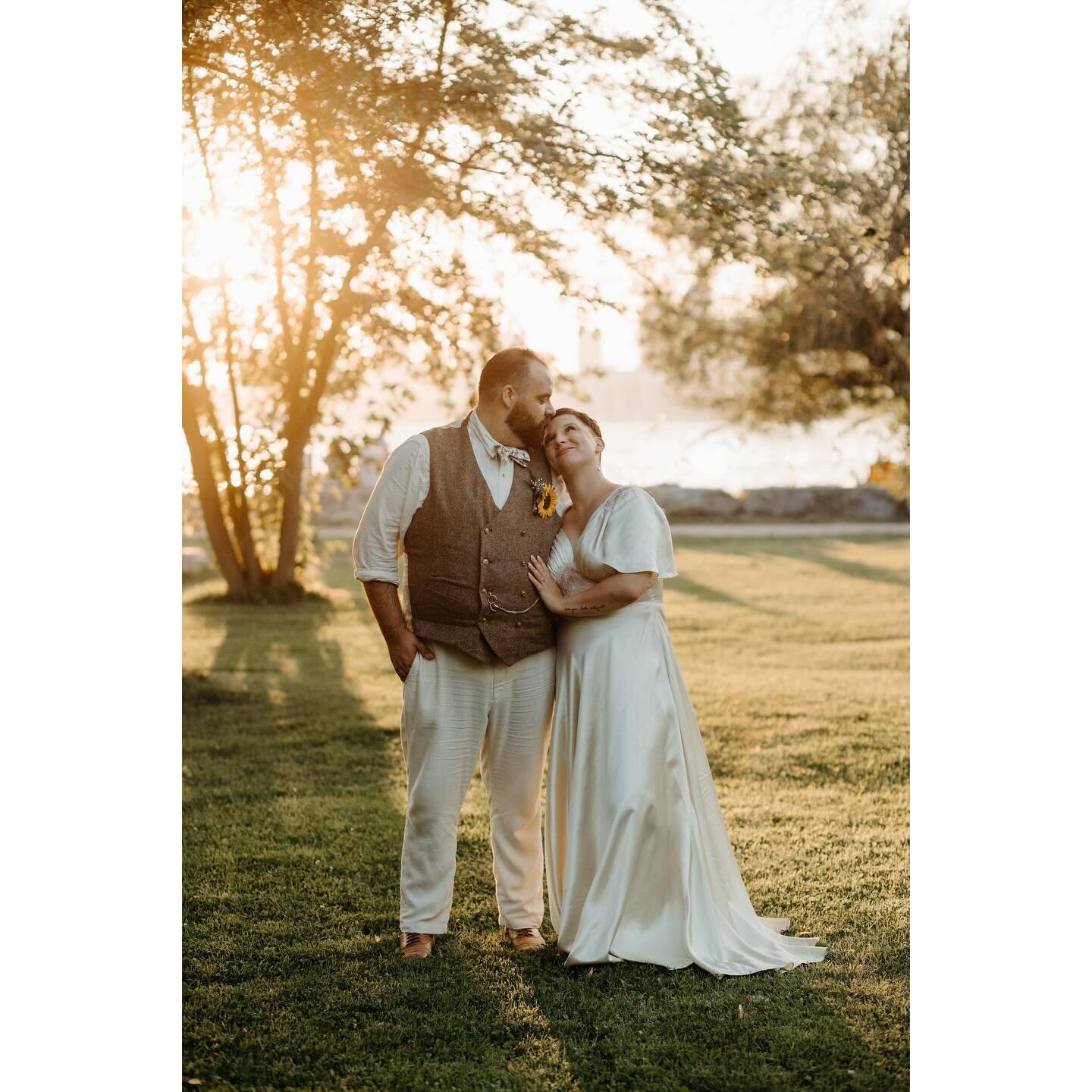 Some frames from S+W&rsquo;s Toronto Island Wedding, in no particular order.

This day was perfect. Perfect light. Perfect vibes. Perfect location. Perfect couple. Just 10/10 all around. 
.
.
.
Ceremony Venue: The Shaw House Event Centre
Reception Ve