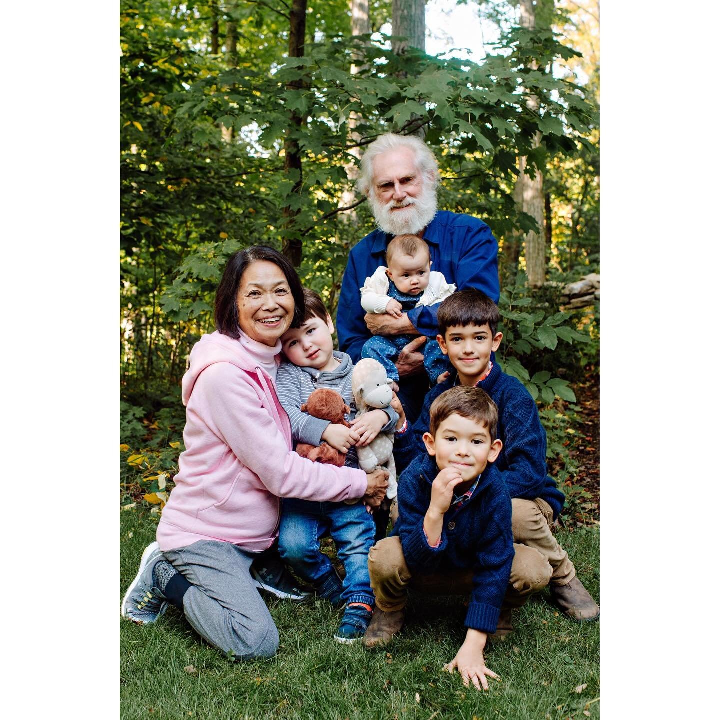 This family really got the memo re: just be who you are and we will make fun portraits together. 

Even the dog, who *for sure* can&rsquo;t read memos, managed to read the room and bring excellent randomness to the party.
.
.
.
#waterloofamilyphotogr