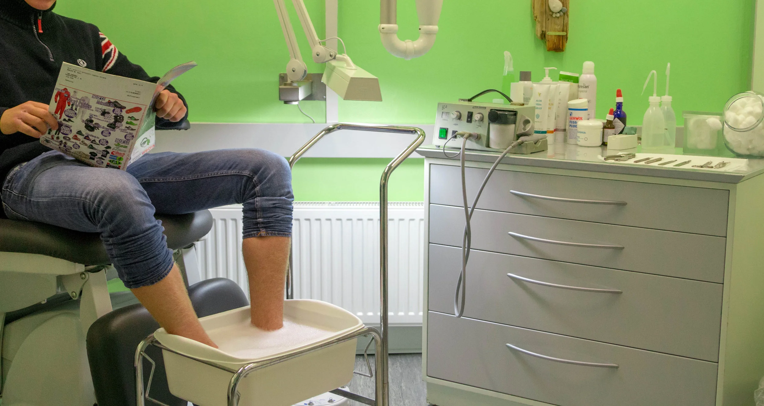 Gå godt, gå til fodterapeut. Book en tid – husk sygesikringskort