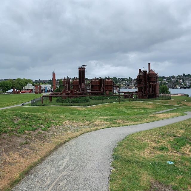 Happy Memorial Day! 🇺🇸🇺🇸🇺🇸 Enjoy this great picture of Seattle from Gas Works Park and remember that we also serve lakefront businesses and residences on Lake Union! &mdash;&mdash;&mdash;&mdash;&mdash;&mdash;&mdash;&mdash;&mdash;&mdash;&mdash;&