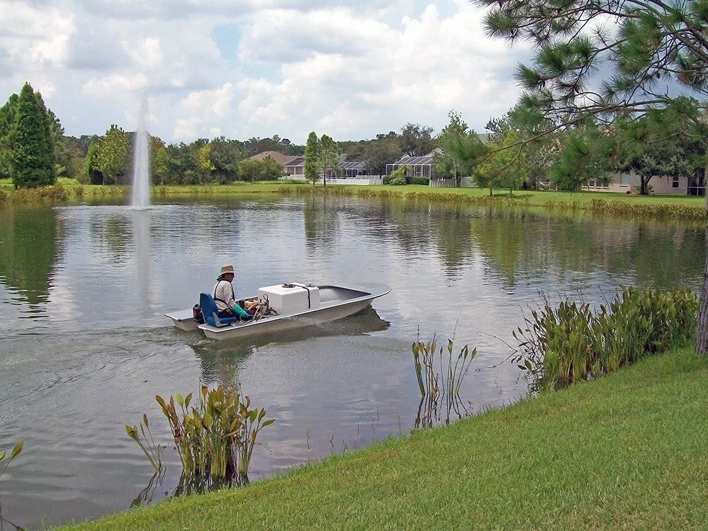 herbicidal treatment for invasive aquatic plants