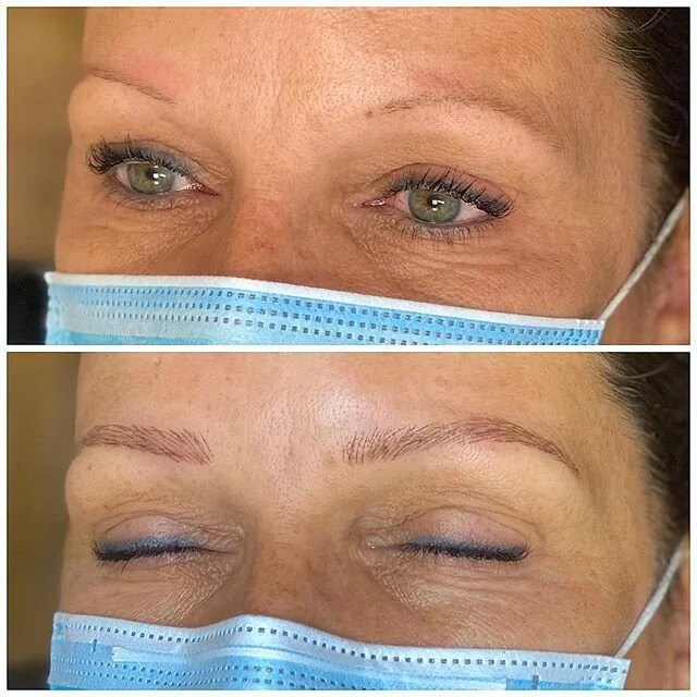 So apparently i need a new photo set up(I tried to reduce the glare) but despite that, check out these soft microbladed brows!  #microbladedbrows #microbladingbrows #microbladingartist #njmicroblading #bergencountymicroblading #browsonfleek #perfectb