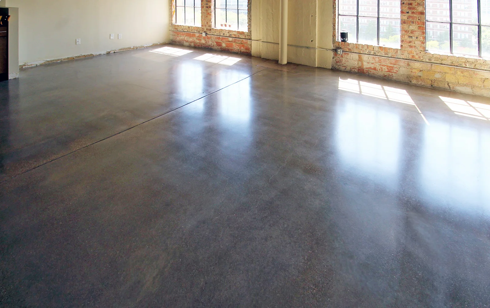 loft apartment polished concrete floor2.jpg