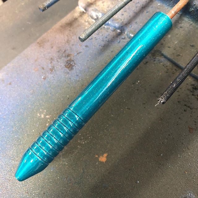 I know I have been very quiet from Instagram lately trying to get caught up on work and orders but I had to share this metallic teal JCD Click pen it turned out really nice #joycecustomdesigns #fountainpen #rollerballpen #penmaking #penmaker #jellpen