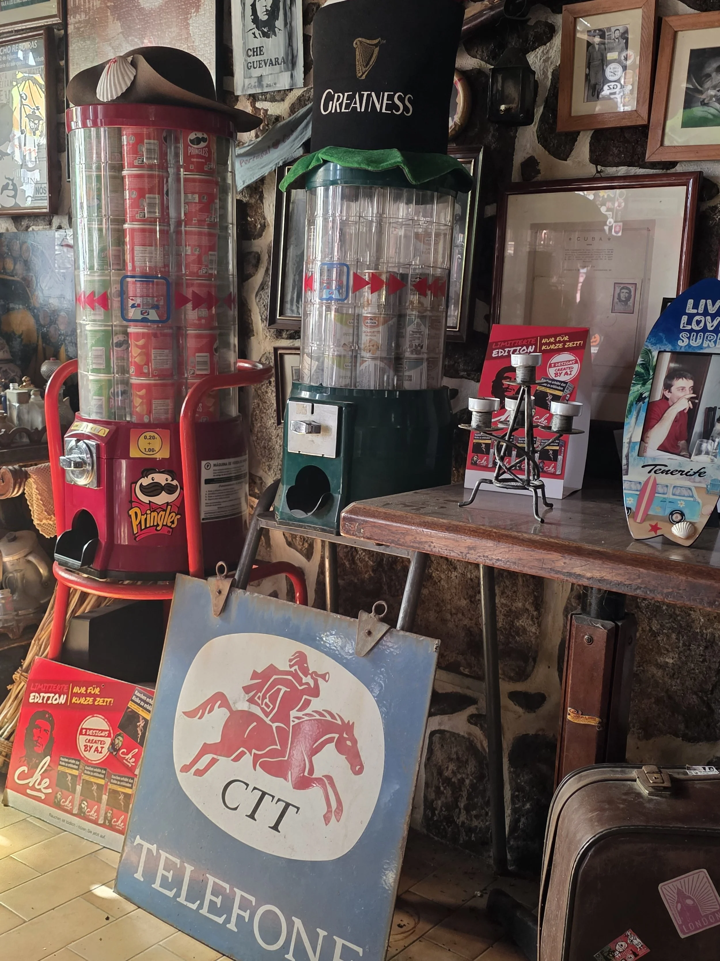 Note the Pringles vending machine. They are everywhere in Northern Portugal. Pringle anyone?