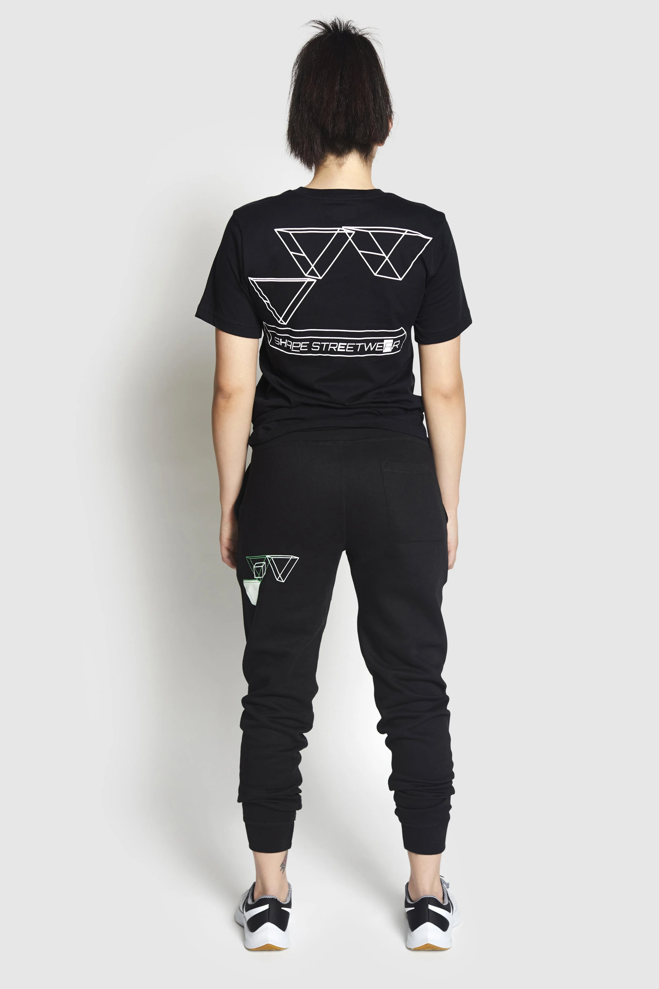 ShapeStreetwear_model_05.jpg