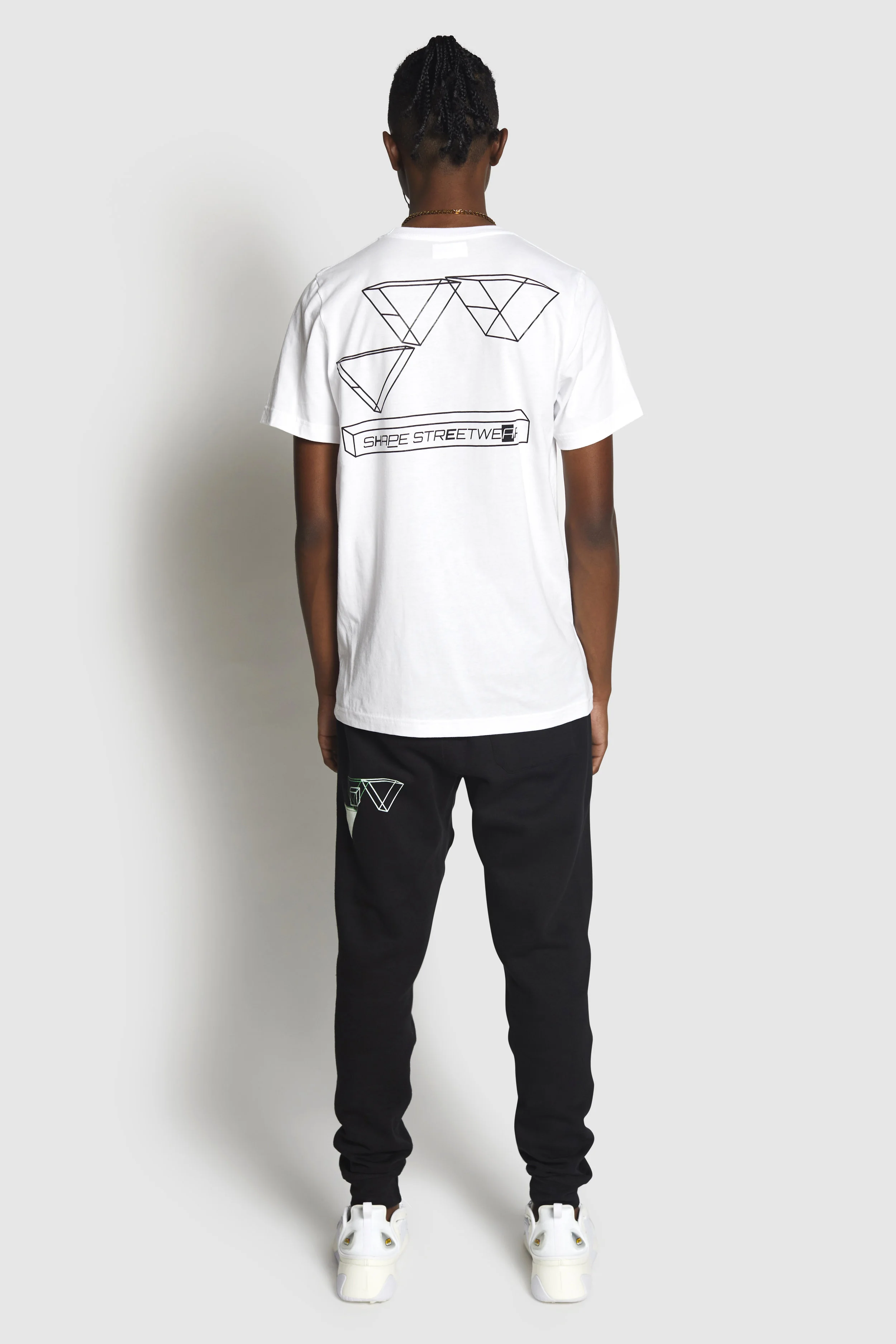 ShapeStreetwear_model_33.jpg