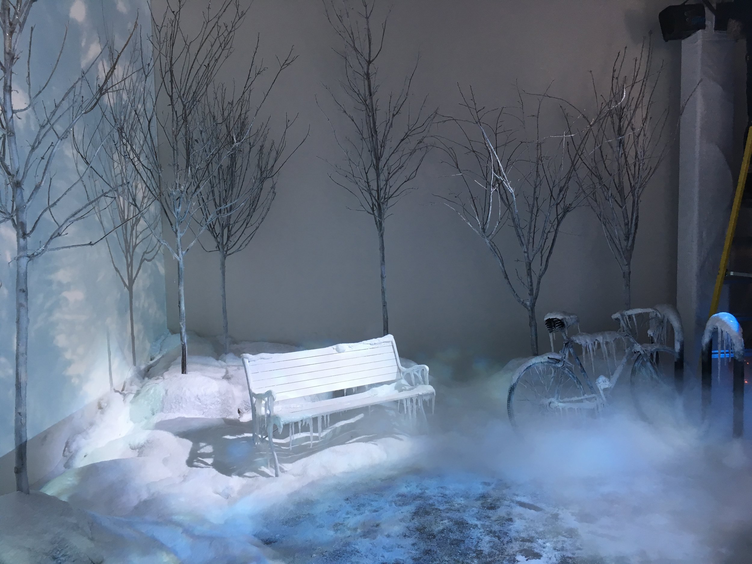 UNIQLO PROMO EVENT WINTERSCAPE SCENE