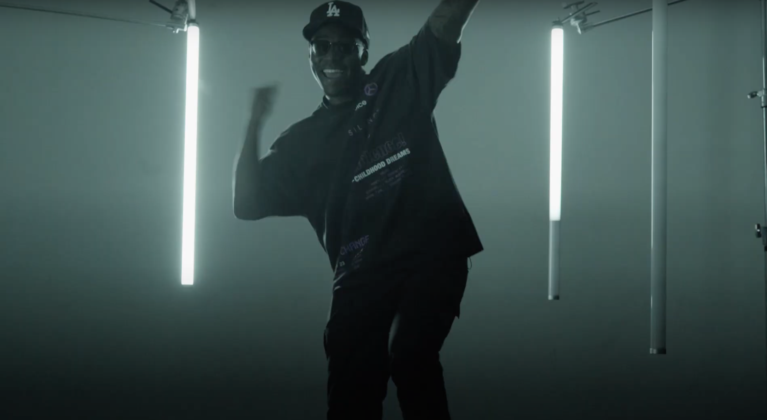 Cari - Ride The Wave Live Performance