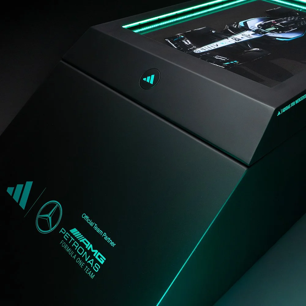 F1_Giveaway_1-1_Kit Closed_Close Up.jpg