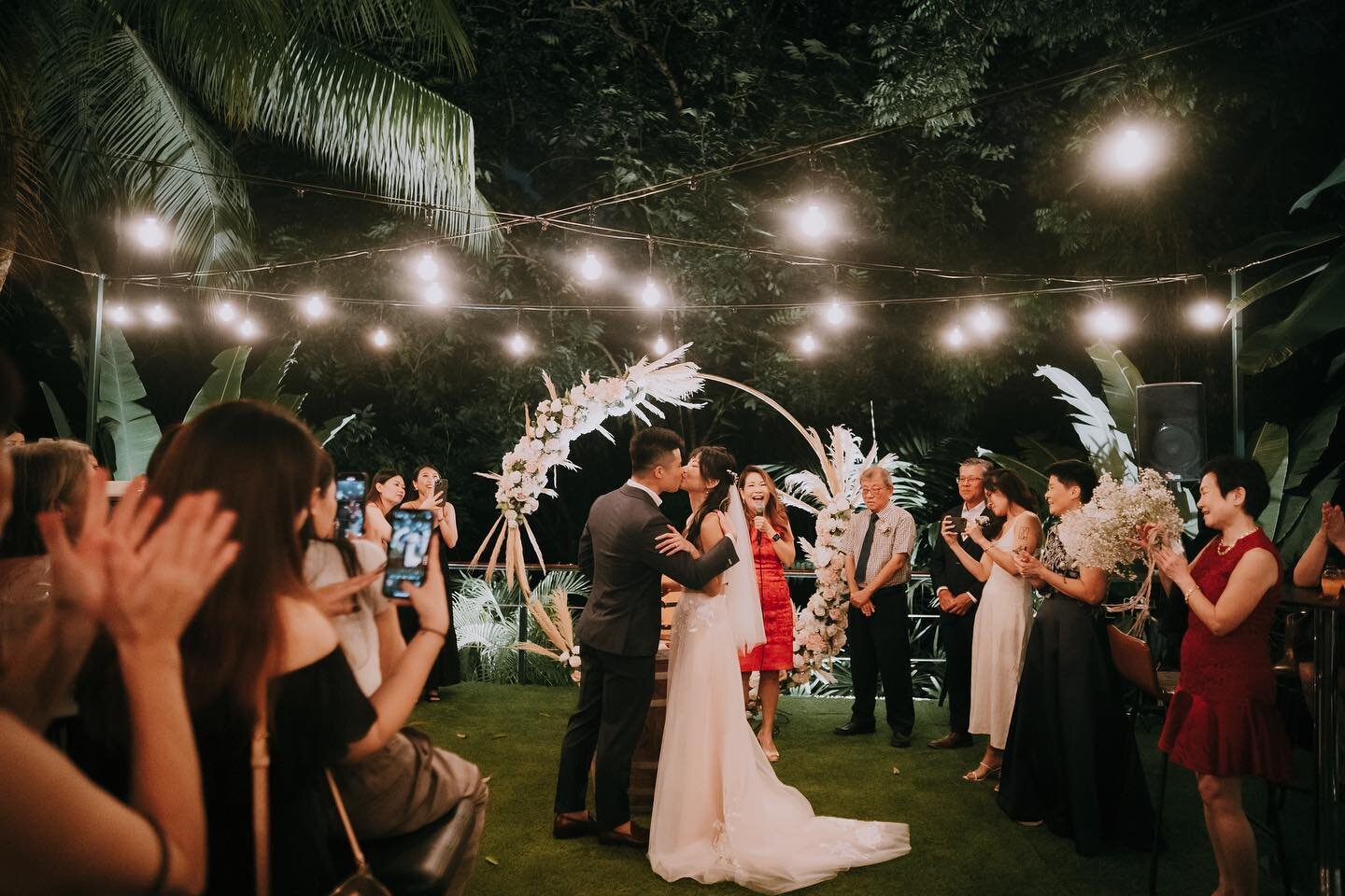 Wedding | K &amp; D

Love is in the air and it looks like these two are definitely feeling the vibe!

@gummibearssss
@deniseleeeee
@bygabytan