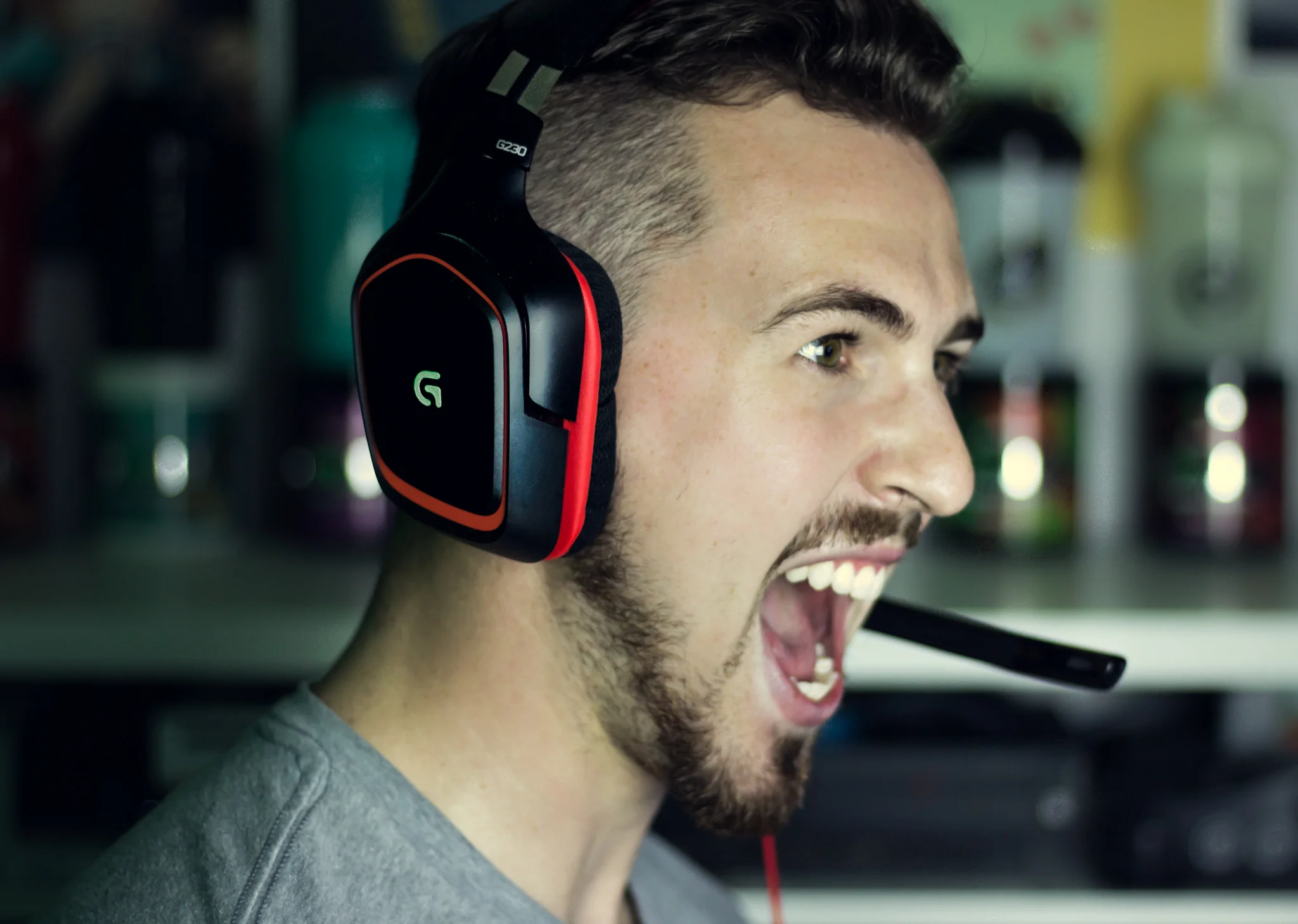 Headset Scream 1.jpg