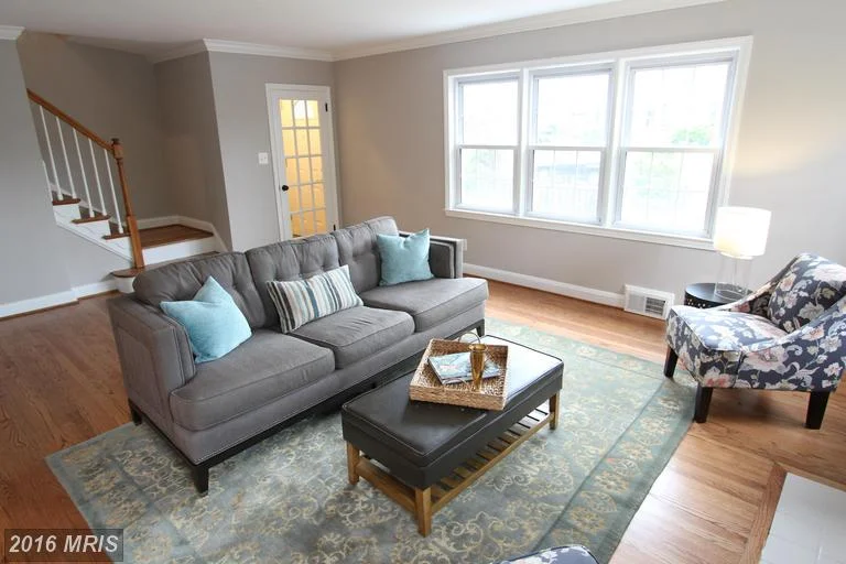 Living Room 3.jpeg