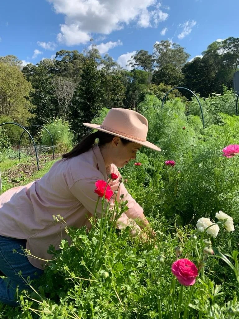 I&rsquo;m Aimee! 👋🏼 Thought I would introduce myself, as we have so many new faces here. 

We are a small micro flower farm in the heart of Dayboro Qld. Growing our flowers from seed for Weddings, Florists and our Farm Gate. 

In Winter our field t
