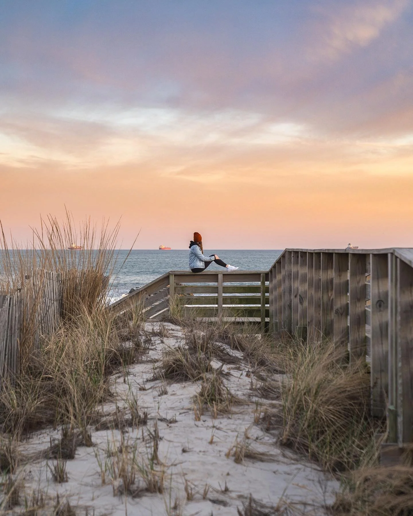 Watching the tide roll away... 😙🎶 #LongBeach #GoldenHour
