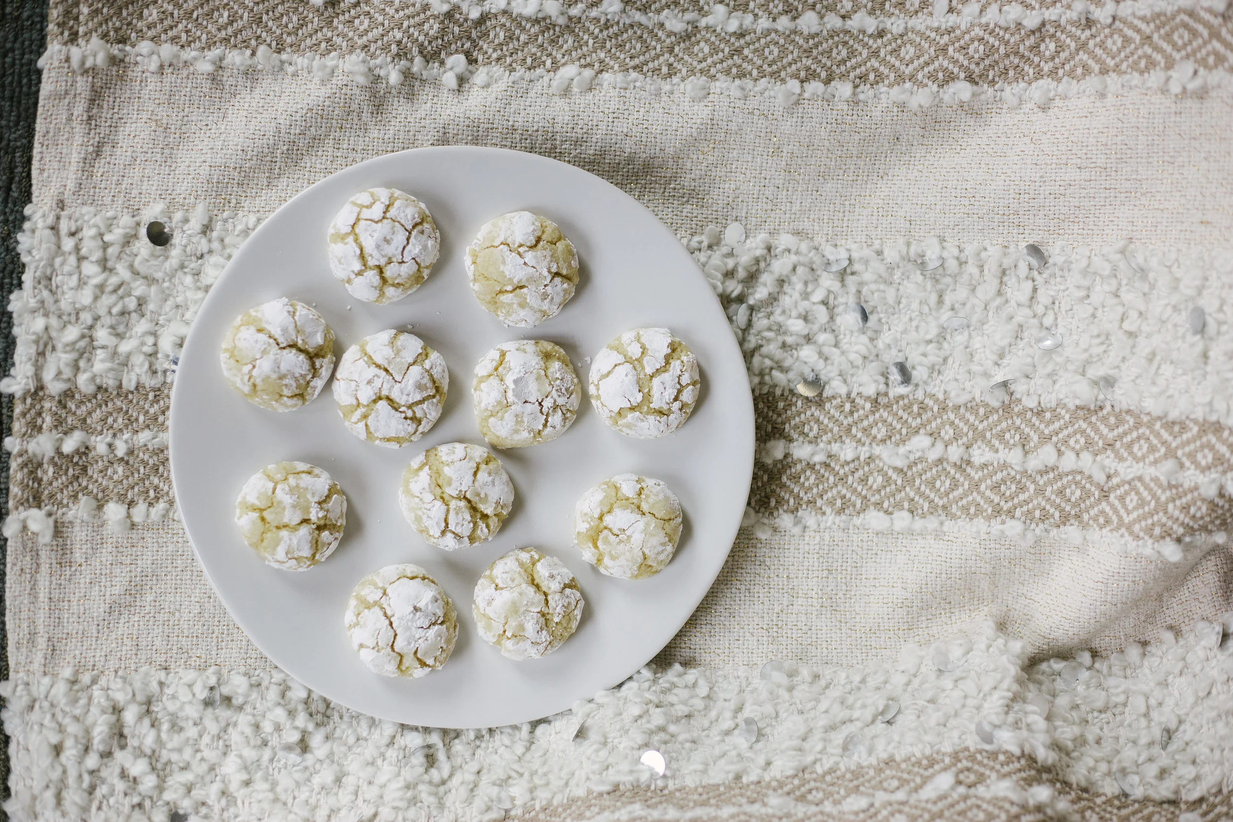 Moroccan Throw & White Plates