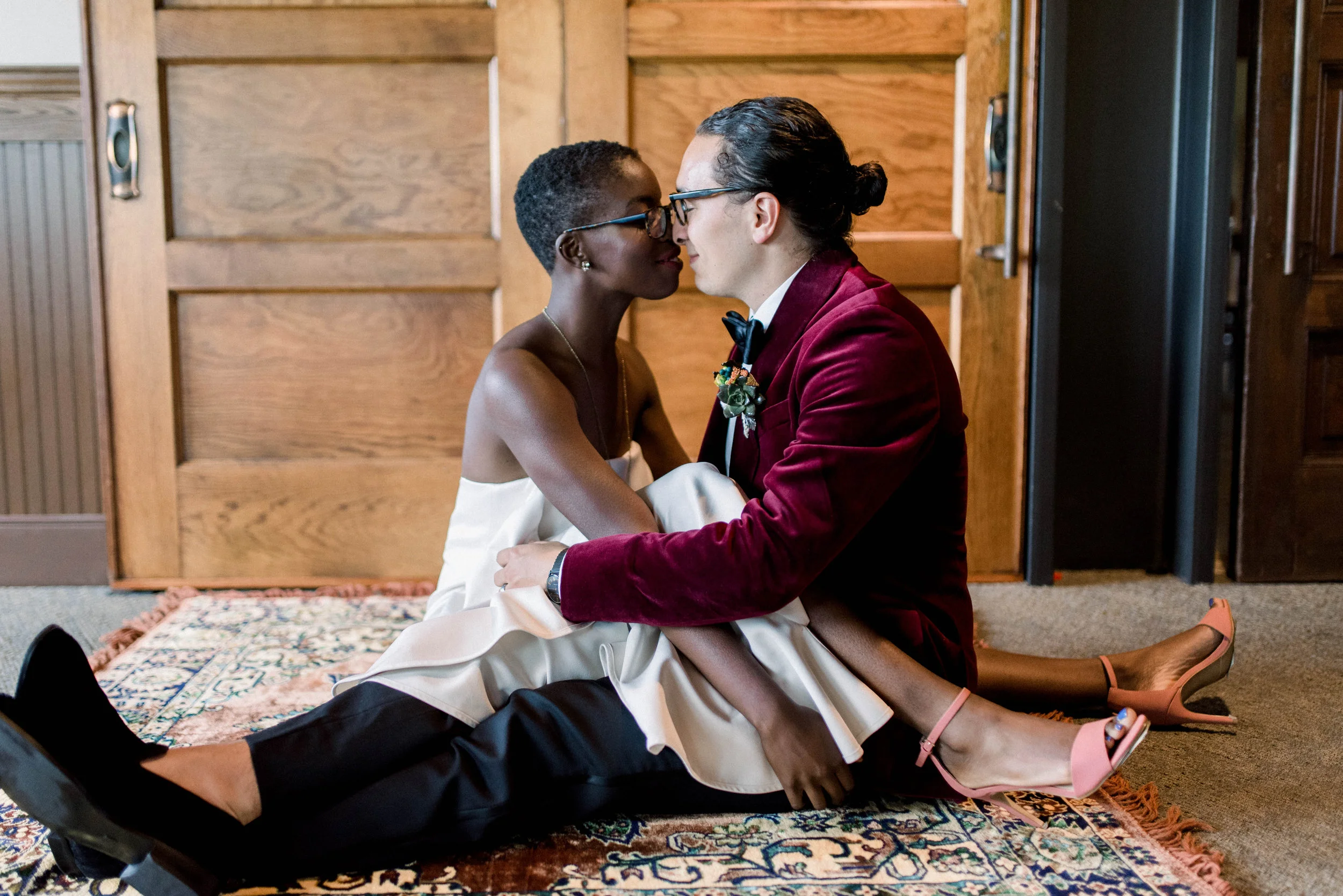 Photography: Hart and Fig Photography Planning: Wood Violet Events Flowers: Blooms By Brandi Dress: Rent the Runway Tux: The Black Tux Venue: Vintage Brewing Company Sauk Prairie