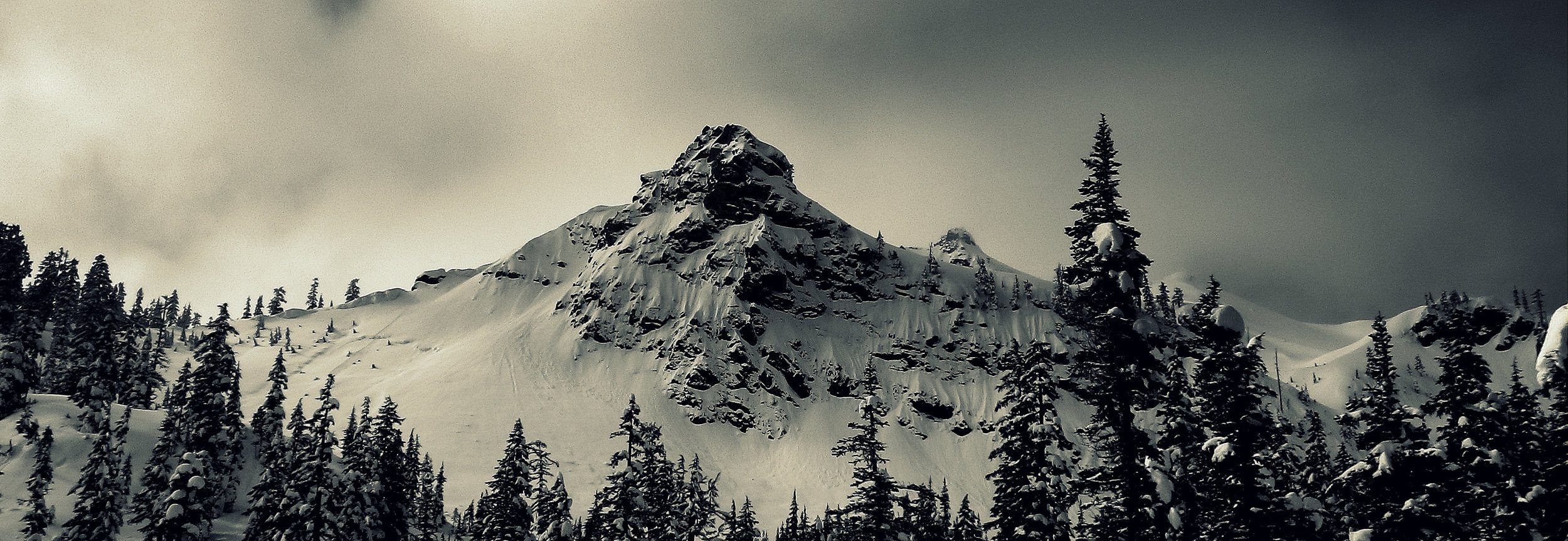 Wiseman from Elbow Lake trail in Winter 