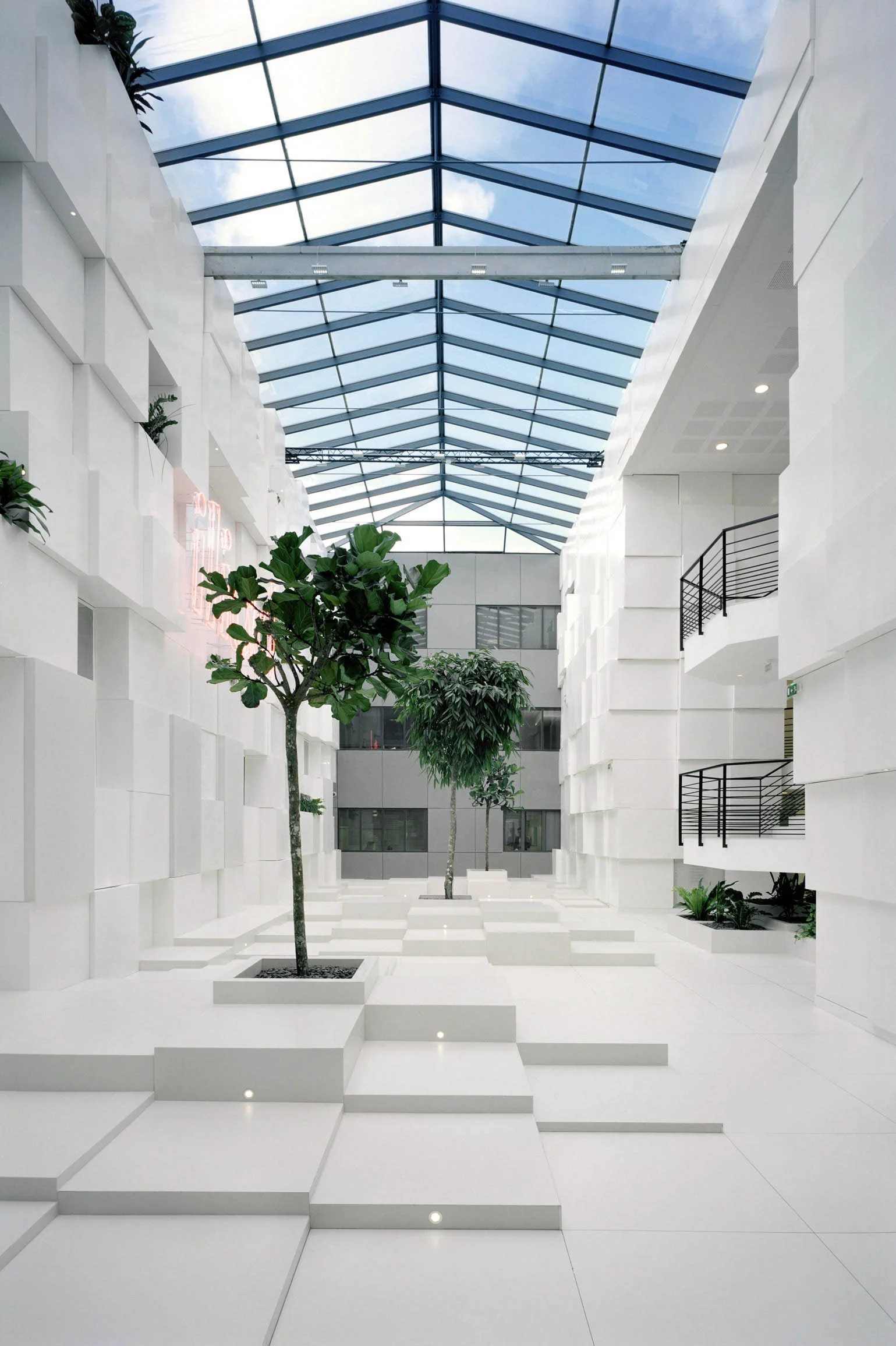 DC3 data center illiad xavier niel ar studio d'architectures (1).jpg