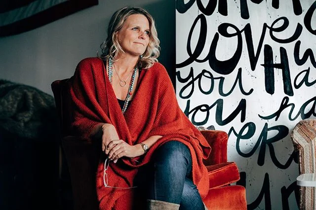 Happy Friday Dallas friends! Is your current headshot leaving you feeling a little MEH? I would love to get you a fresh one this month. Treat yourself! Heck, gift it to a friend. Click the BOOK button in my profile to get your spot.