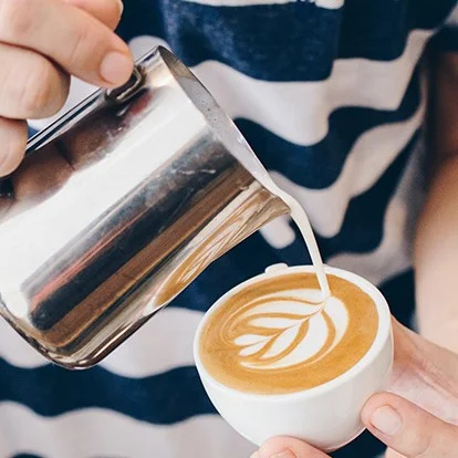 Bon-plan-Latte-art-Coffee-Summer-Sessions-Brulerie-Caron-elisa-les-bons-tuyaux.jpg