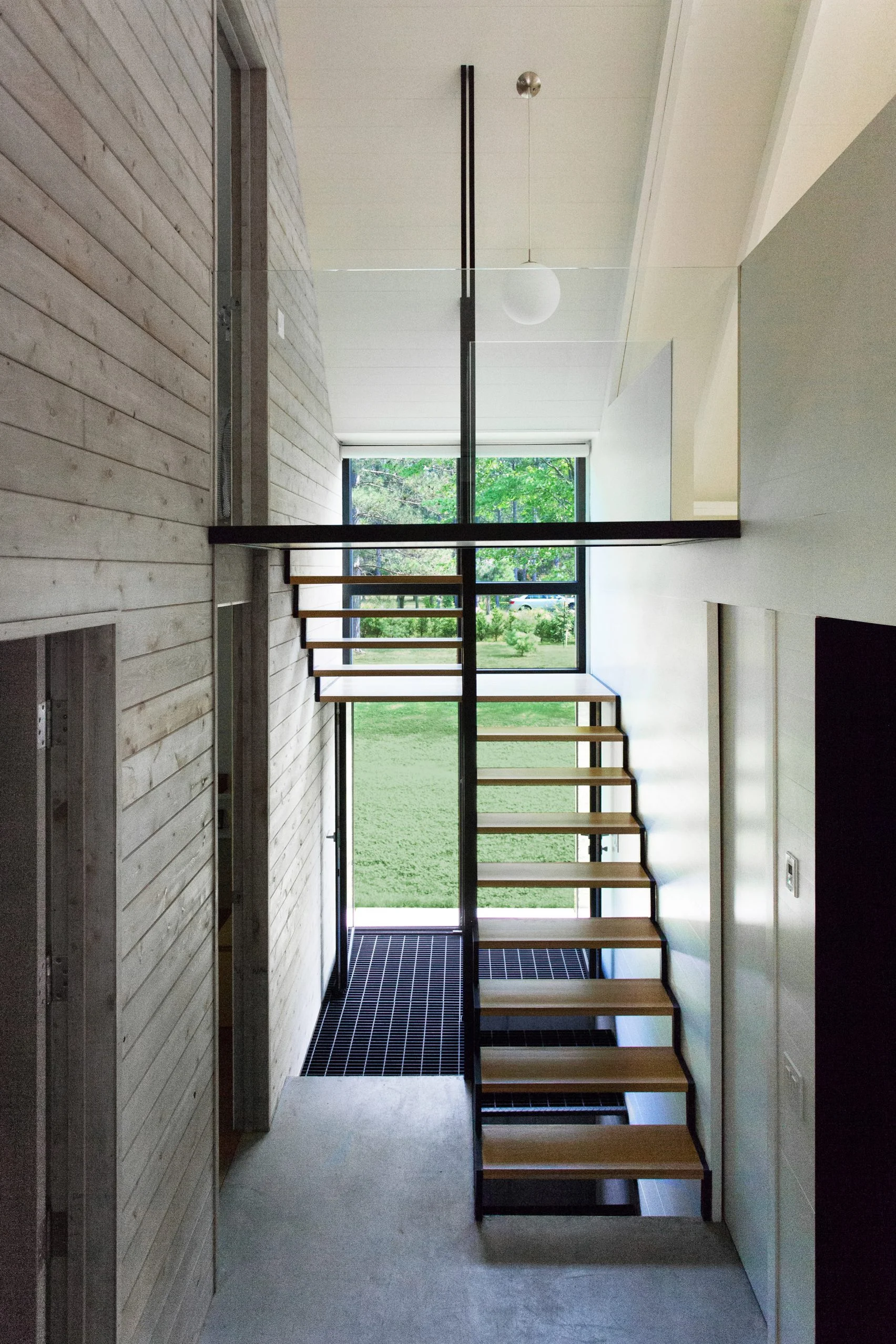 window-on-the-lake-yh2-architecture-residential-canada_dezeen_2364_col_12-1704x2556.jpg