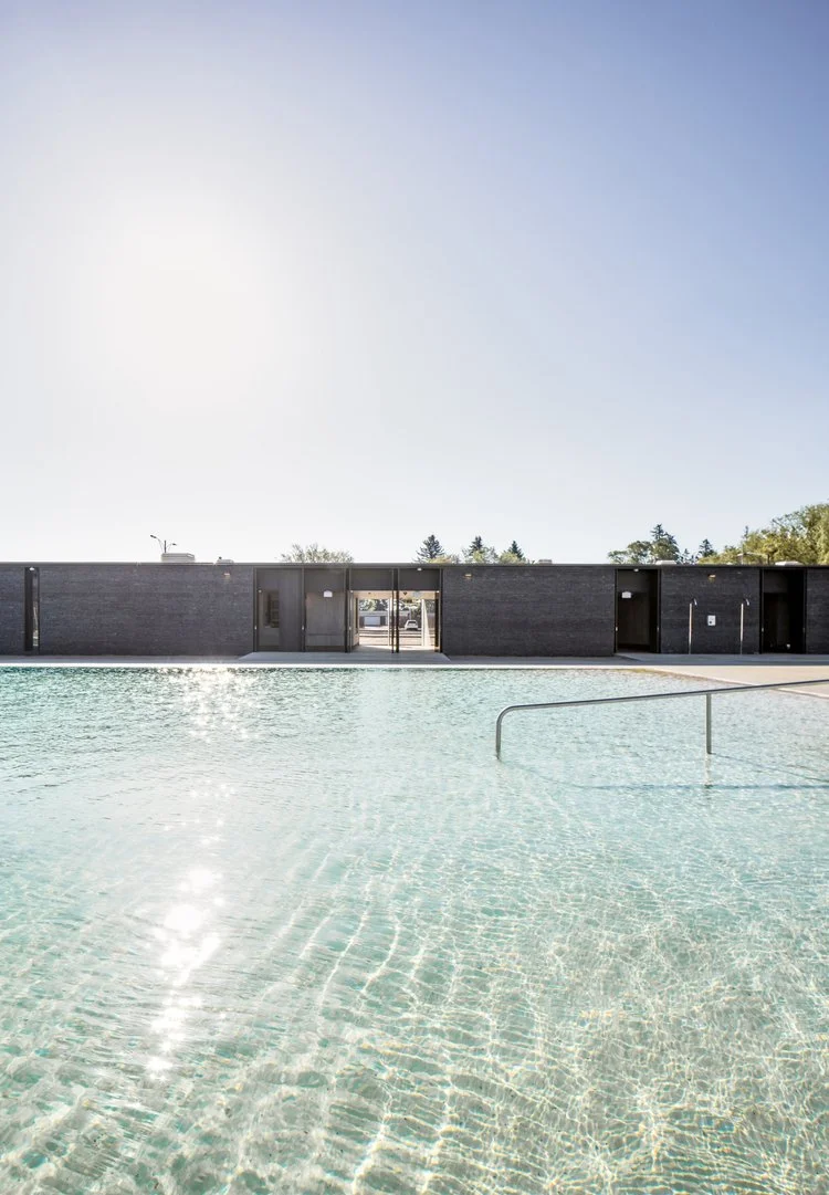 gh3-NSE02-pool+towards+entry.jpg