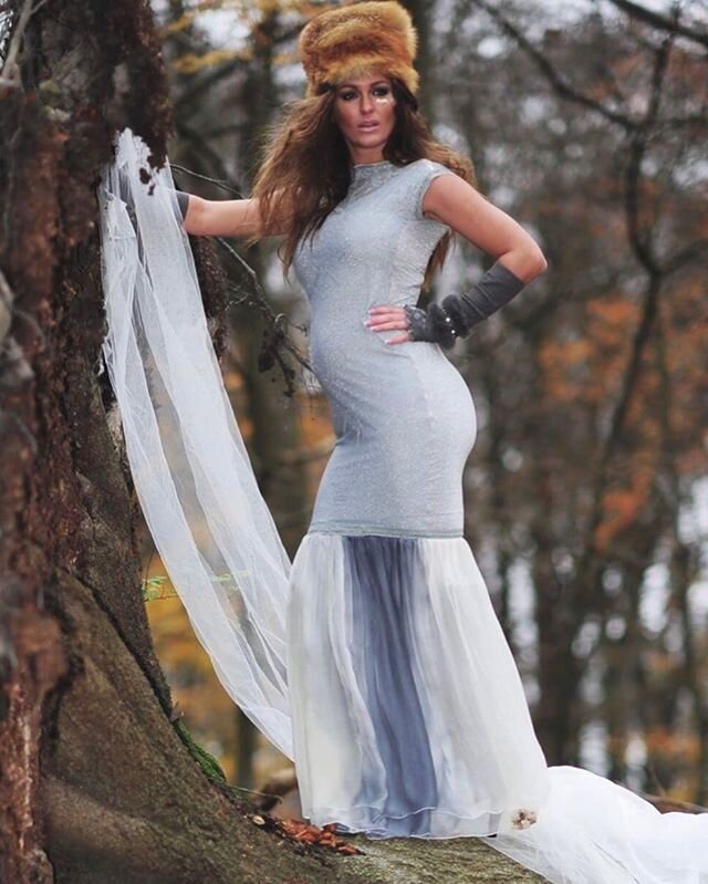 Remembering this E.MallaS. photoshoot, @tomasd3s @malin1982holmgren 
Our muse beautifully pregnant in E.MallaS. dress
#sustainablefashion #sustainability #personalfashion #emallas #swedishdesign #designer #malinhedlund #personalitydresses
#divergent 