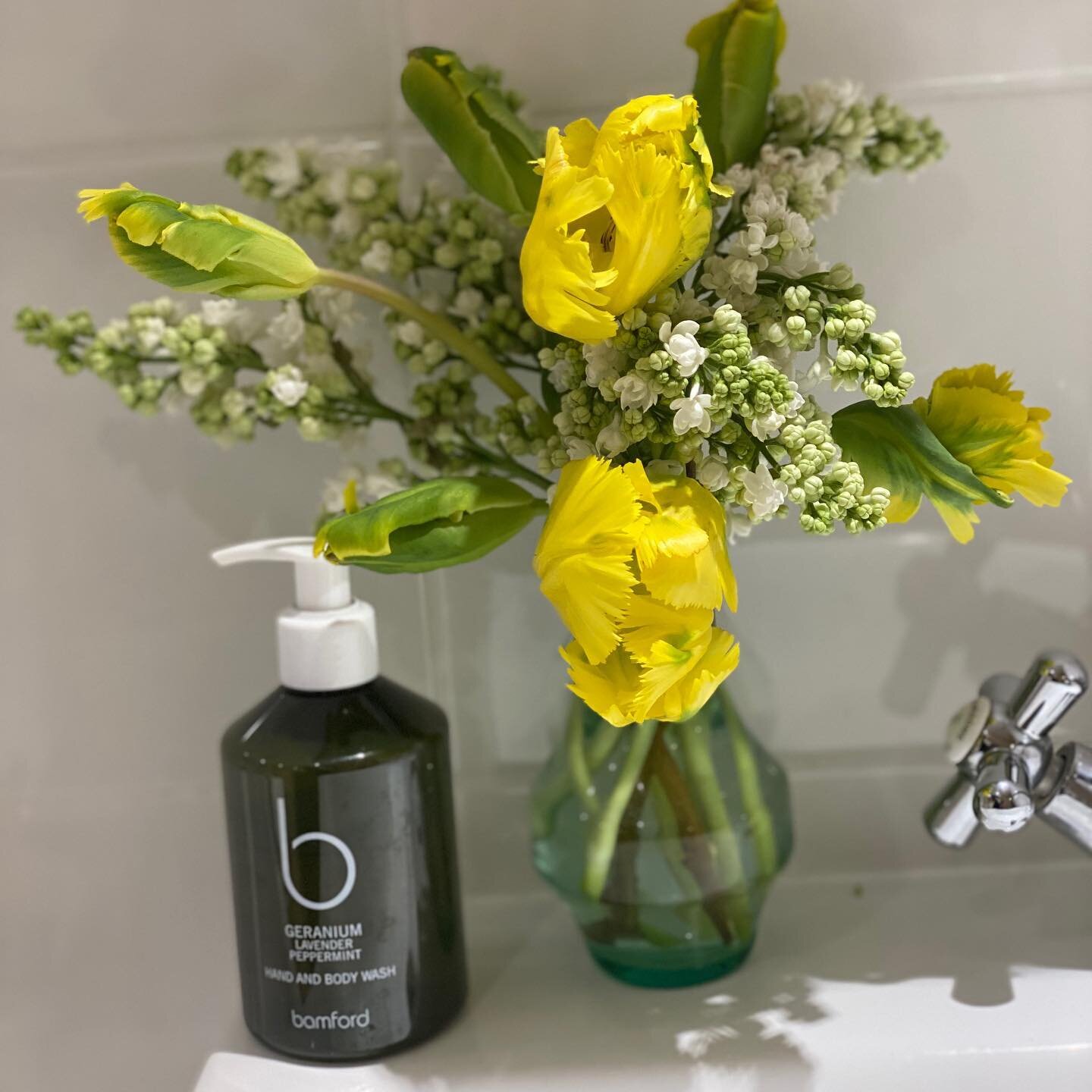 Well it&rsquo;s the weekend everyone and it&rsquo;s nice if possible to treat yourself #occasionally and I did just that at #daylesfordorganic in #kingham with this lovely #container of #bamford #handandbodywash #geranium #lavender and #peppermint in