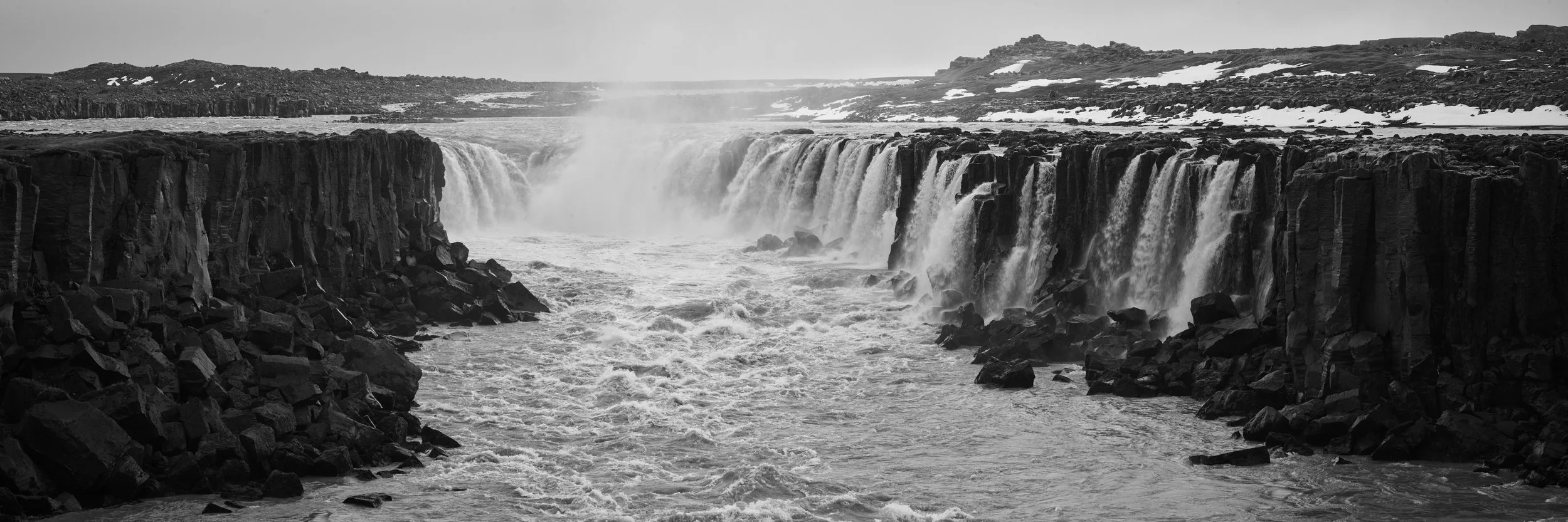  Selfoss (Icelandic pronunciation: ​[ˈsɛlˌfɔsː]) is a waterfall on the river Jökulsá á Fjöllum in the north of Iceland. The river drops over a number of waterfalls over about 30 km before flowing into Öxarfjörður, a bay of the Arctic Sea.[citation ne