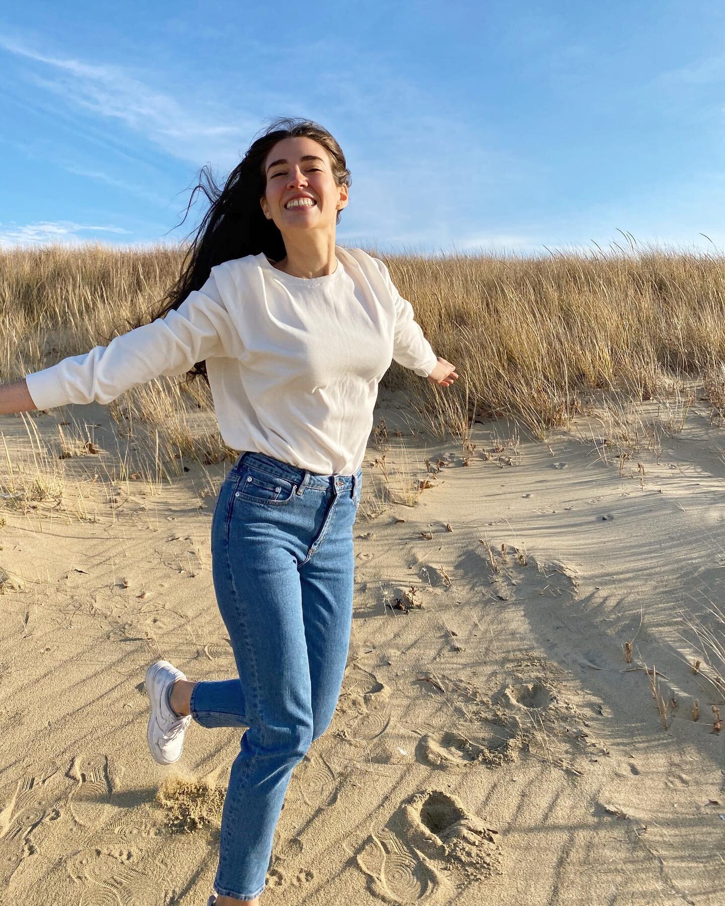 It&rsquo;s snowing but here&rsquo;s a photo from my beach picnic on Sunday when it was much warmer ❄️ 🏝