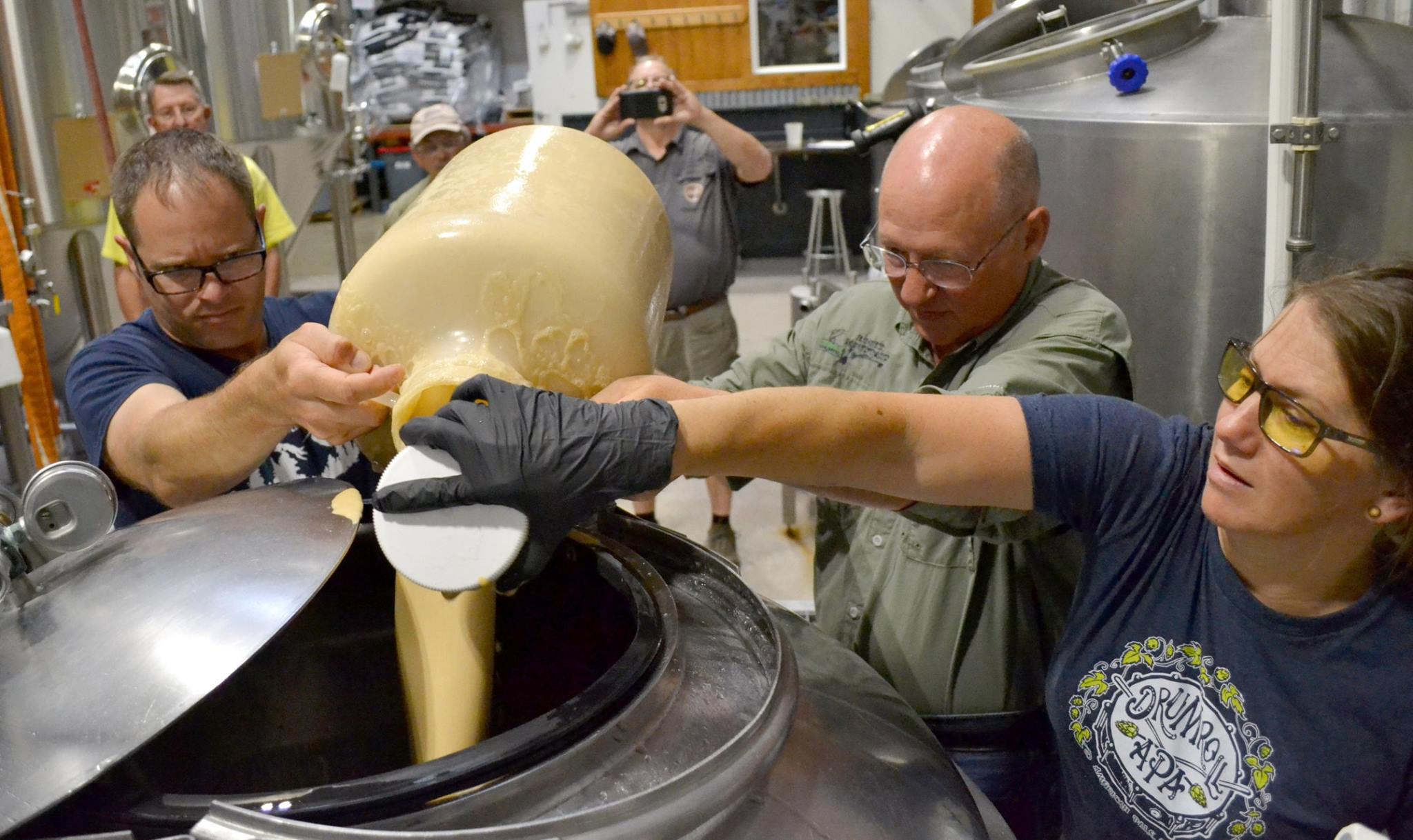 pouring yeast odell.jpg