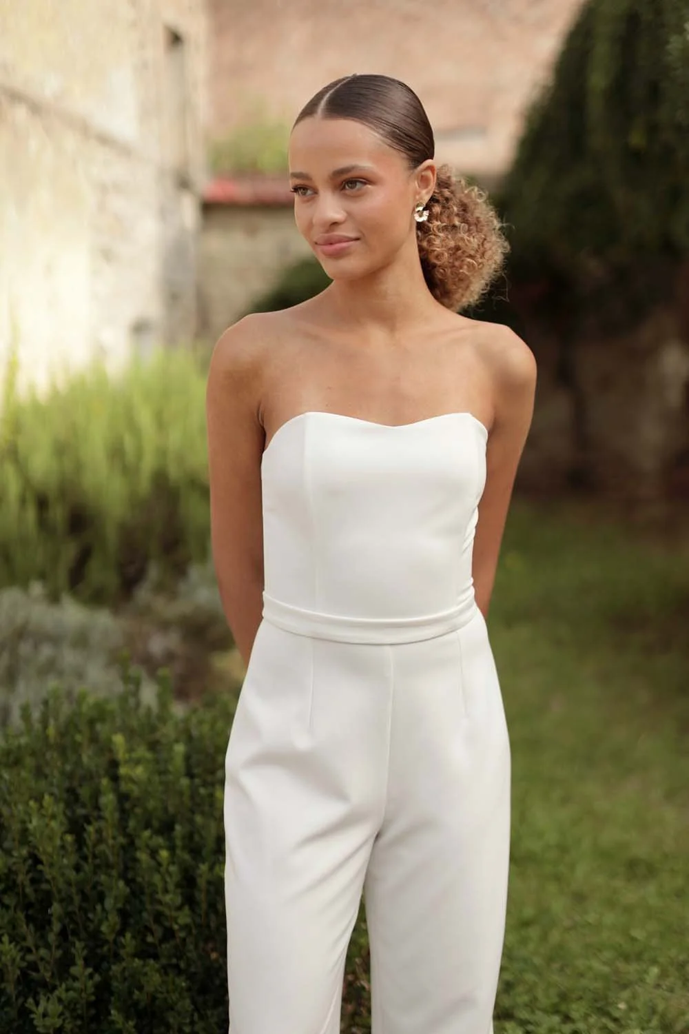 Felicite_bettina-combinaison-pantalon-blanche-bustier-mariage-civil-maison-lemoine_nantes.jpg