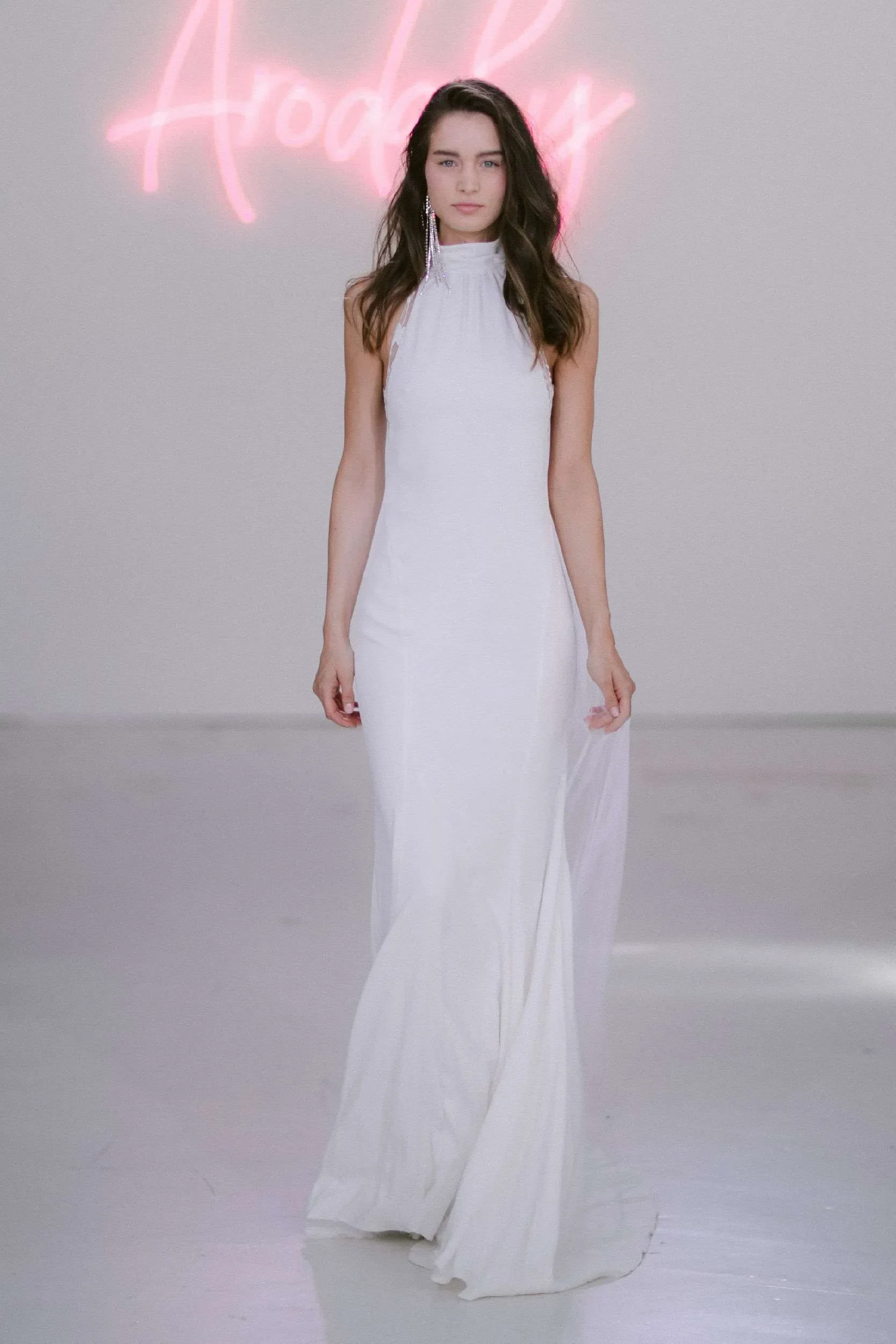 RIME-ARODAKY-QUEEN-HALTER-NECK.webp