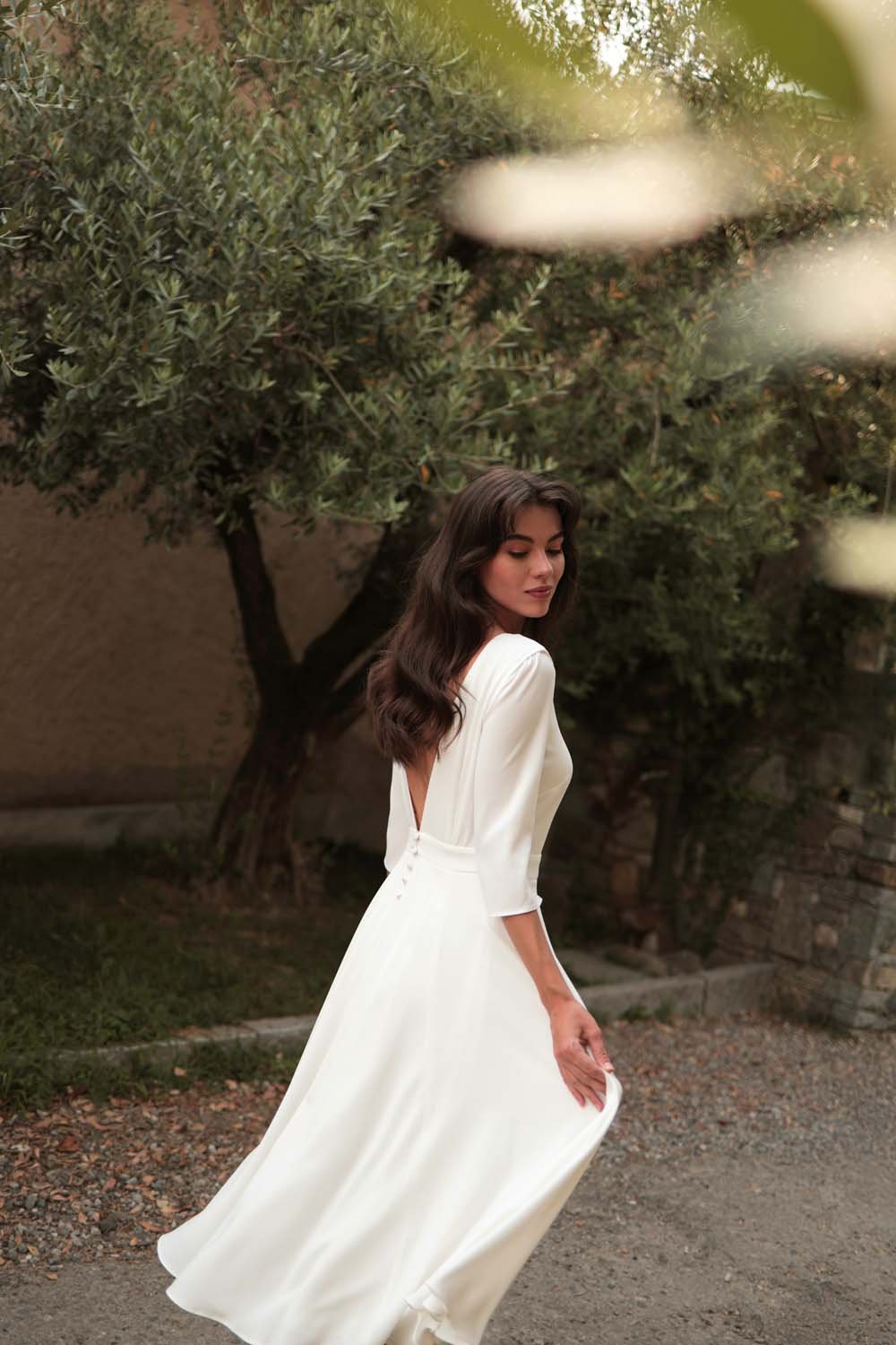 Felicite_loriane-robe-mi-longue-evasee-mariage-civil-dos-nu-manches-3-4-maison-lemoine_nantes2.jpg