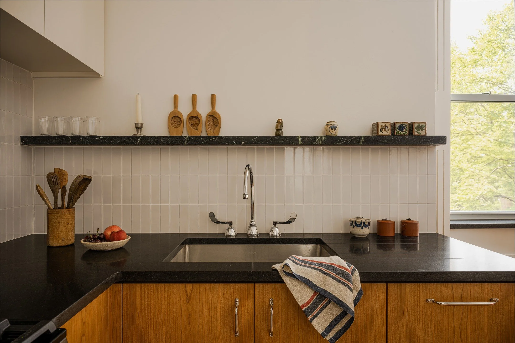 Another pretty kitchen in Jackson Heights | Photography @atanz