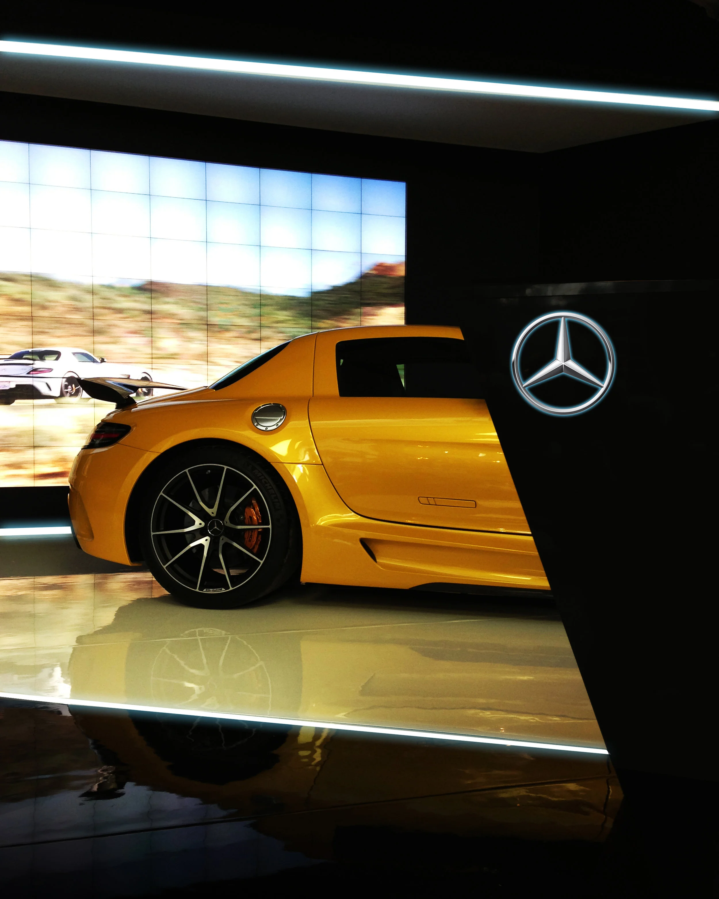 MERCEDES BENZ - FASHION WEEK (Copy)