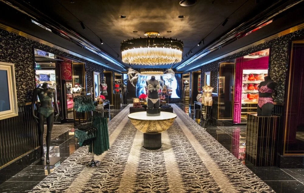 Victorias-Secret-Stores-Around-The-World-1.jpg