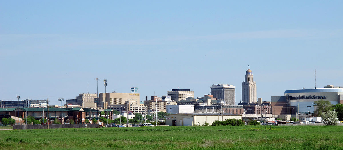 Skyline_of_Downtown_Lincoln,_Nebraska,_USA_(2015).jpg