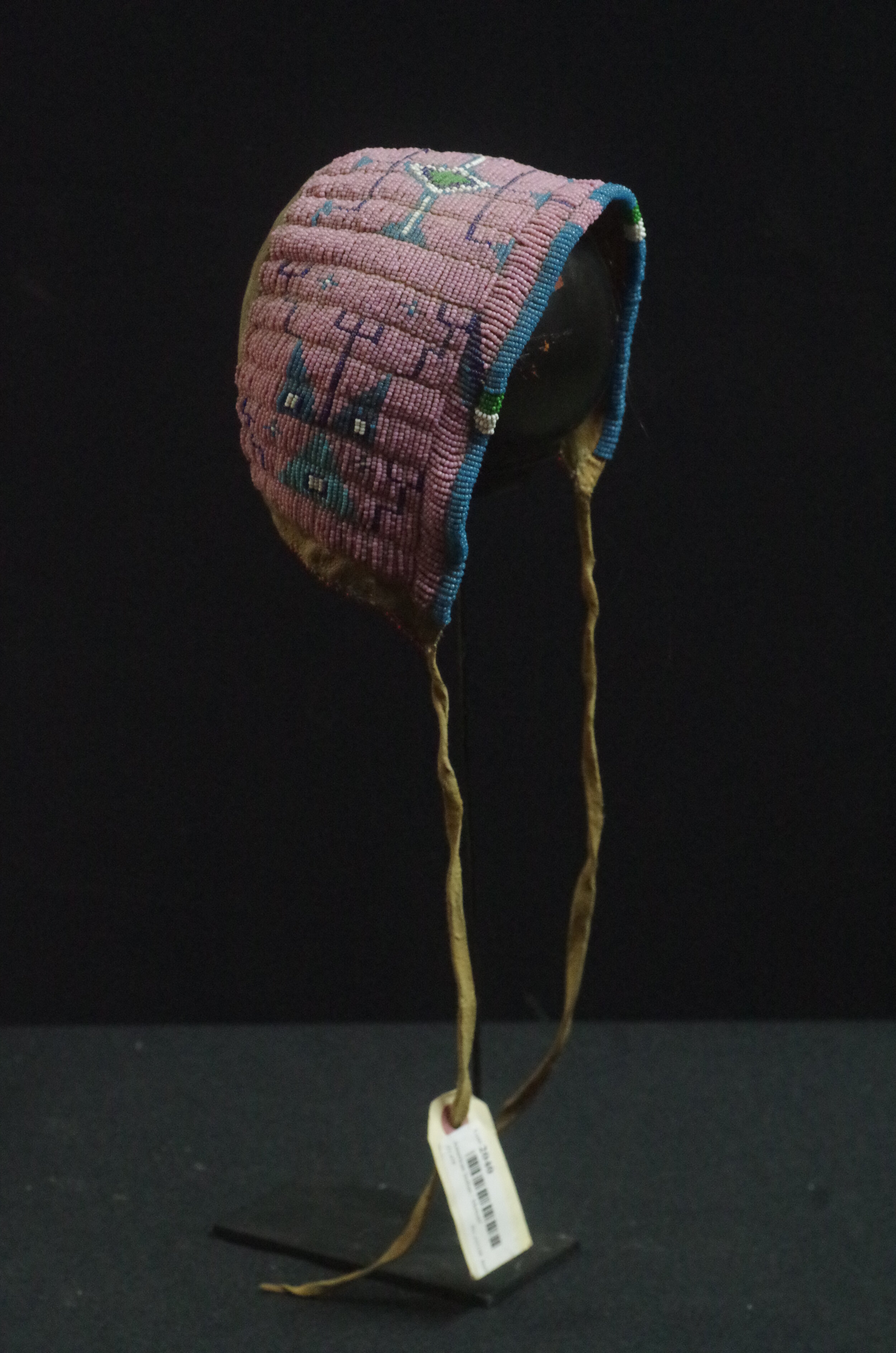  Beaded female bonnet - Lakota 