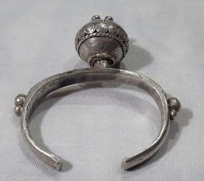 rattle silver bracelete4.jpeg