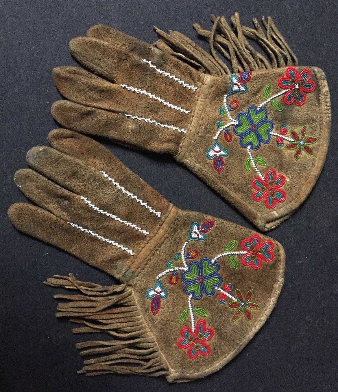 Antique Native American beaded gloves Metis / Cree 192030