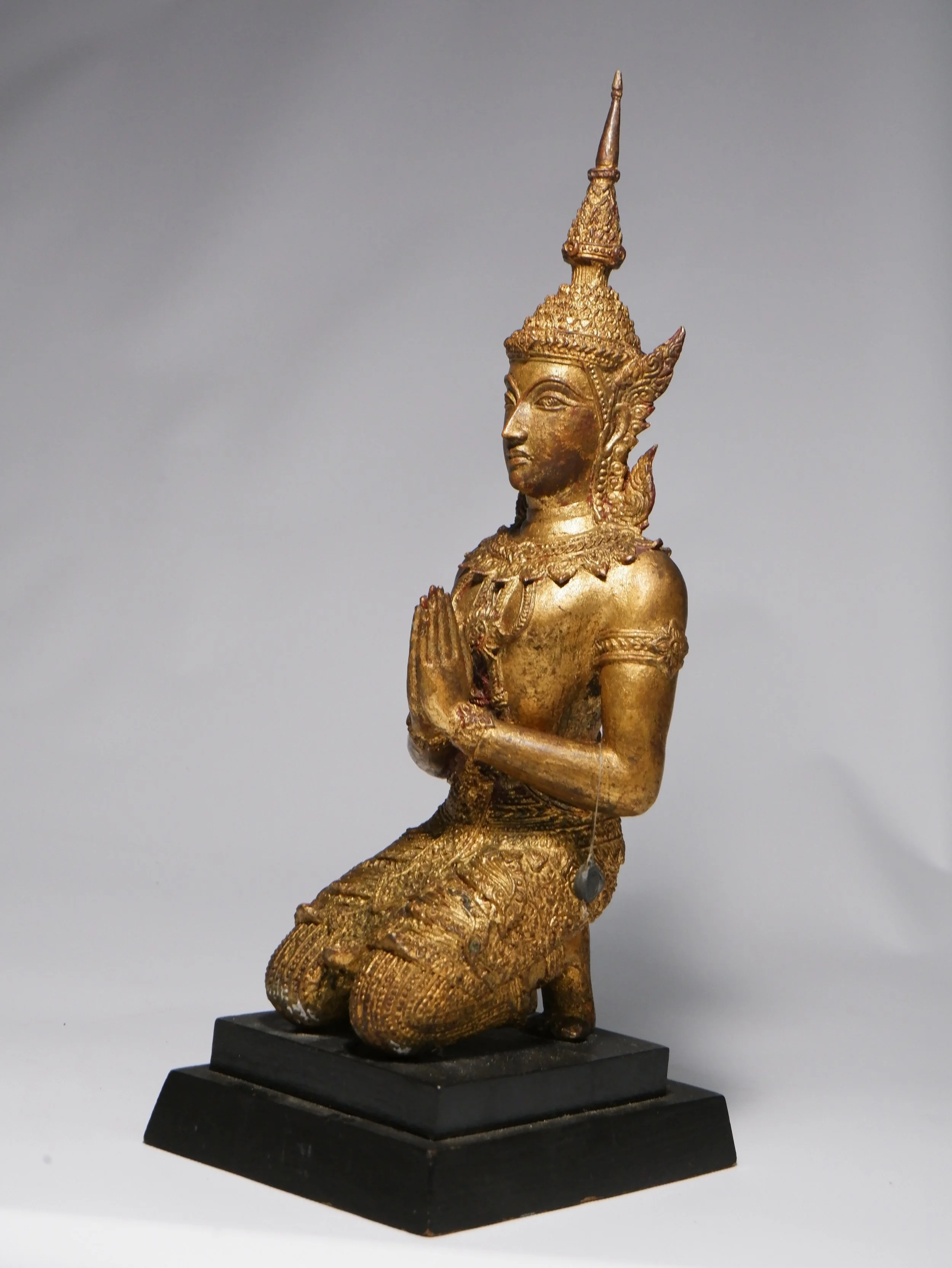 Antique Thai gilt bronze statue