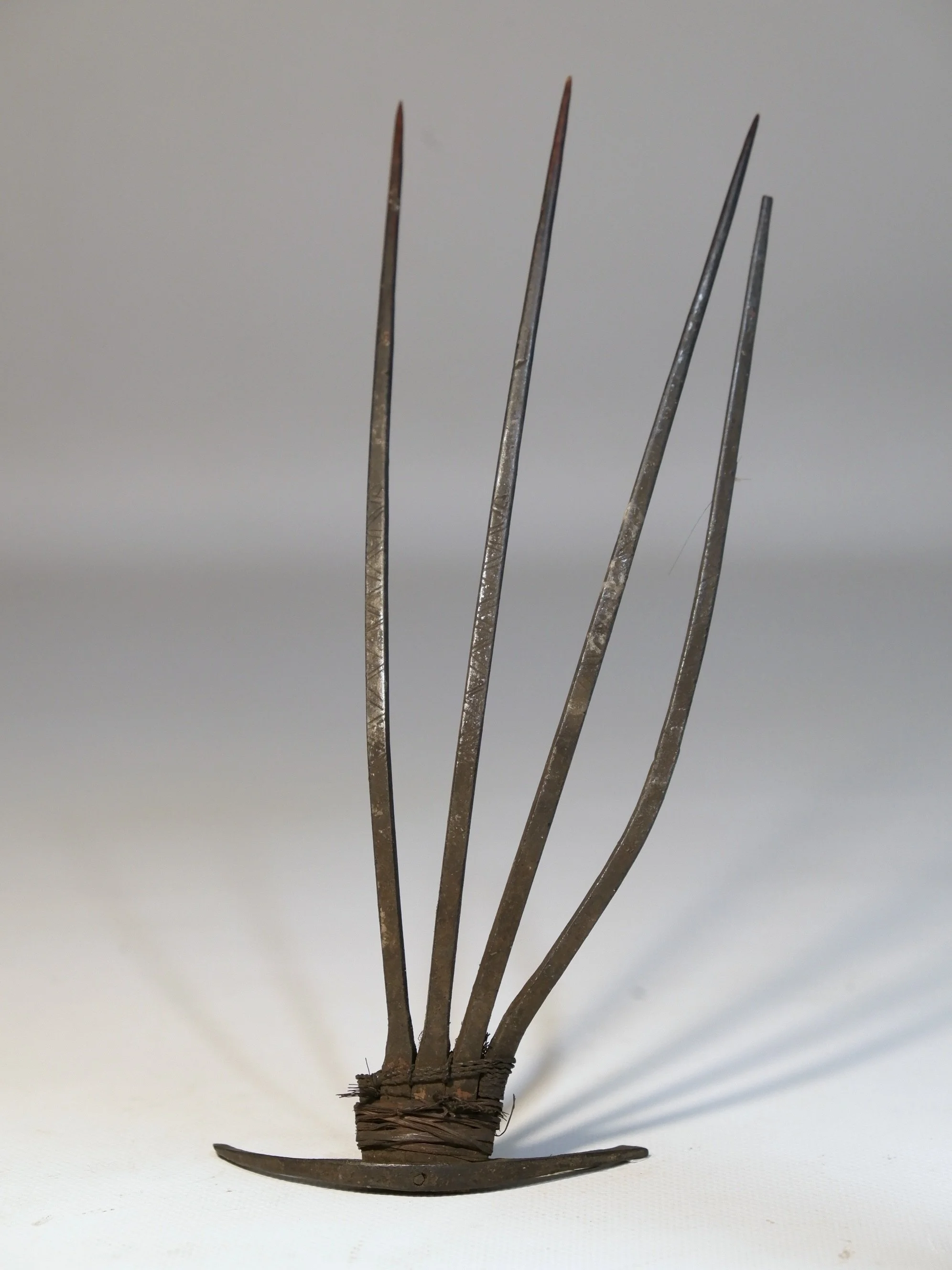 Timor Tetum accessory horn comb