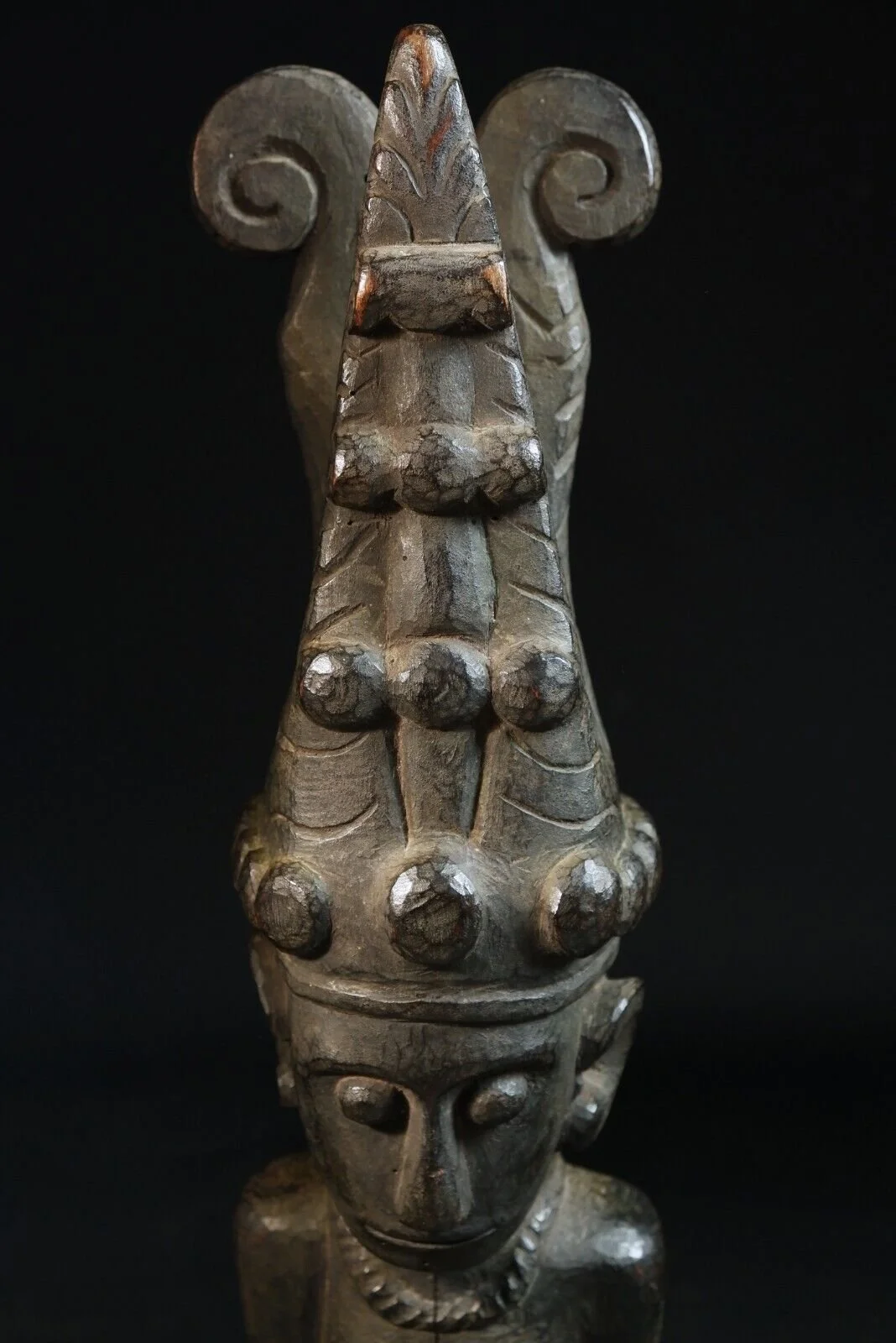 Nias adu zatua statue antique tribal headdress.jpeg