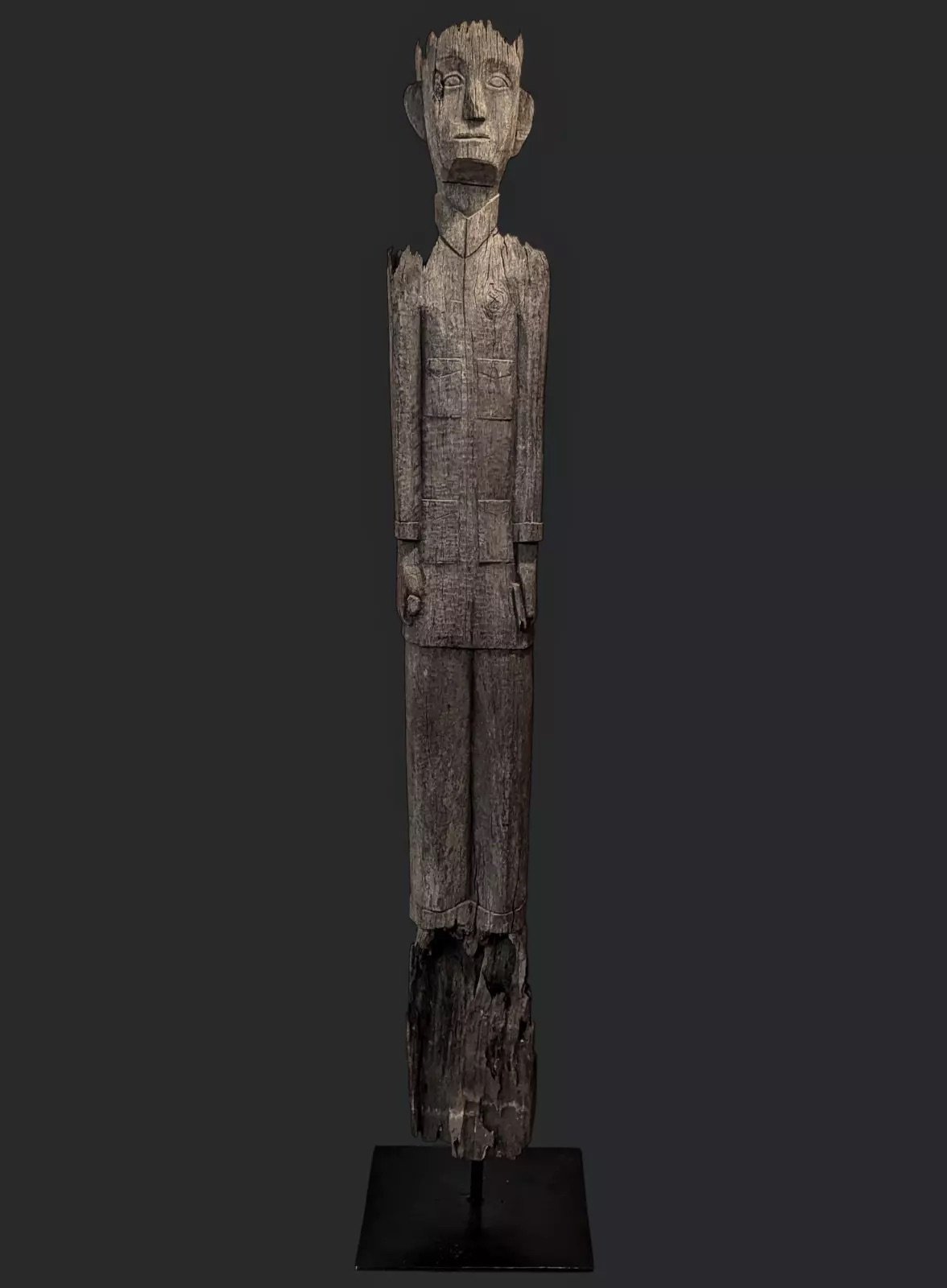 Large Dayak Wooden Statue - Hampatong - Patung Polisi - Ot Danum - Sapundu - Borneo