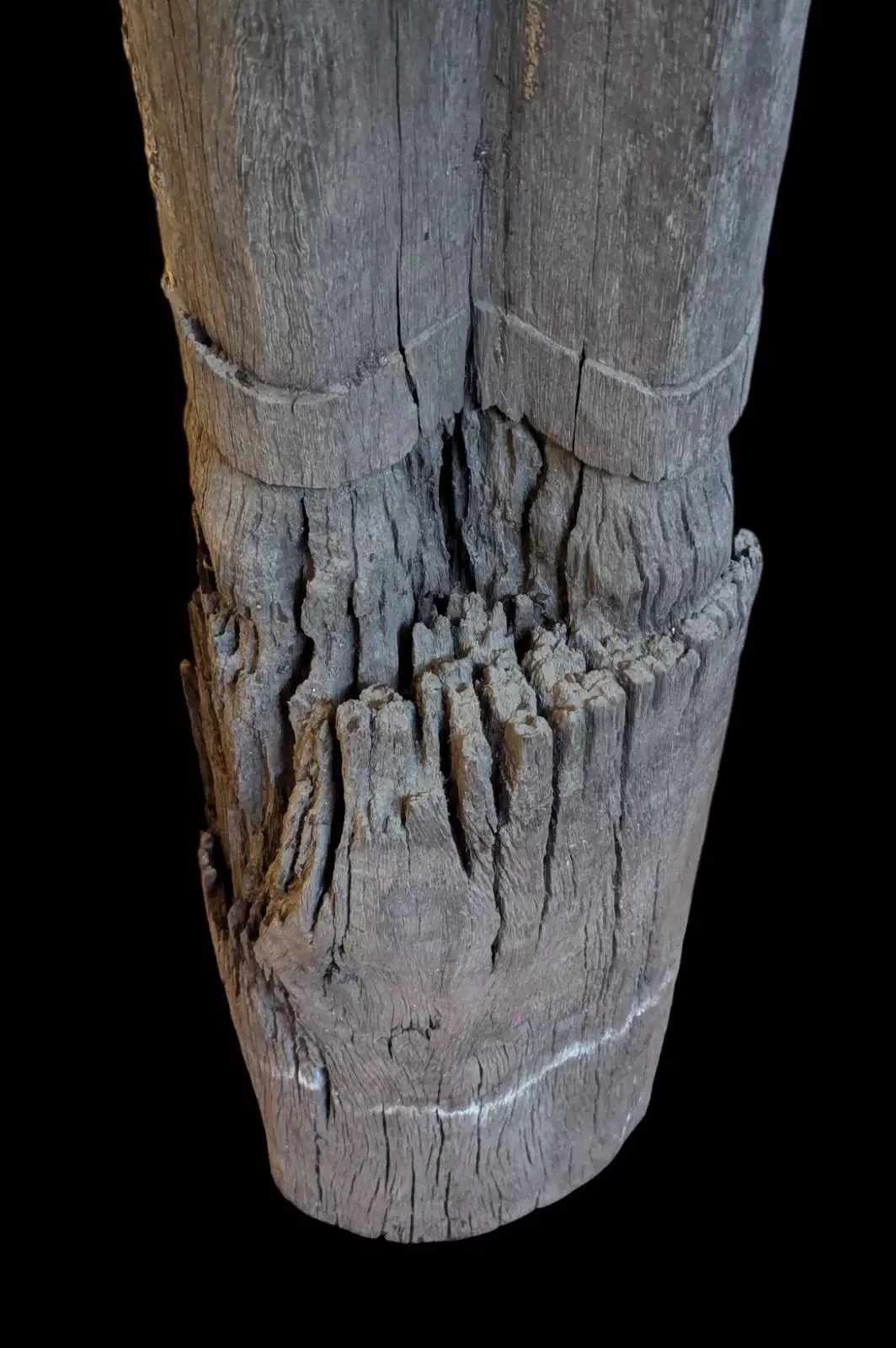 patung antique statue dayak hampatong borneo base.jpeg