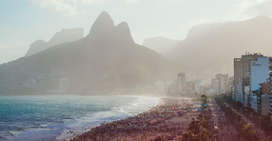 Ipanema Beach on Sunday - Tinko Czertwertynski