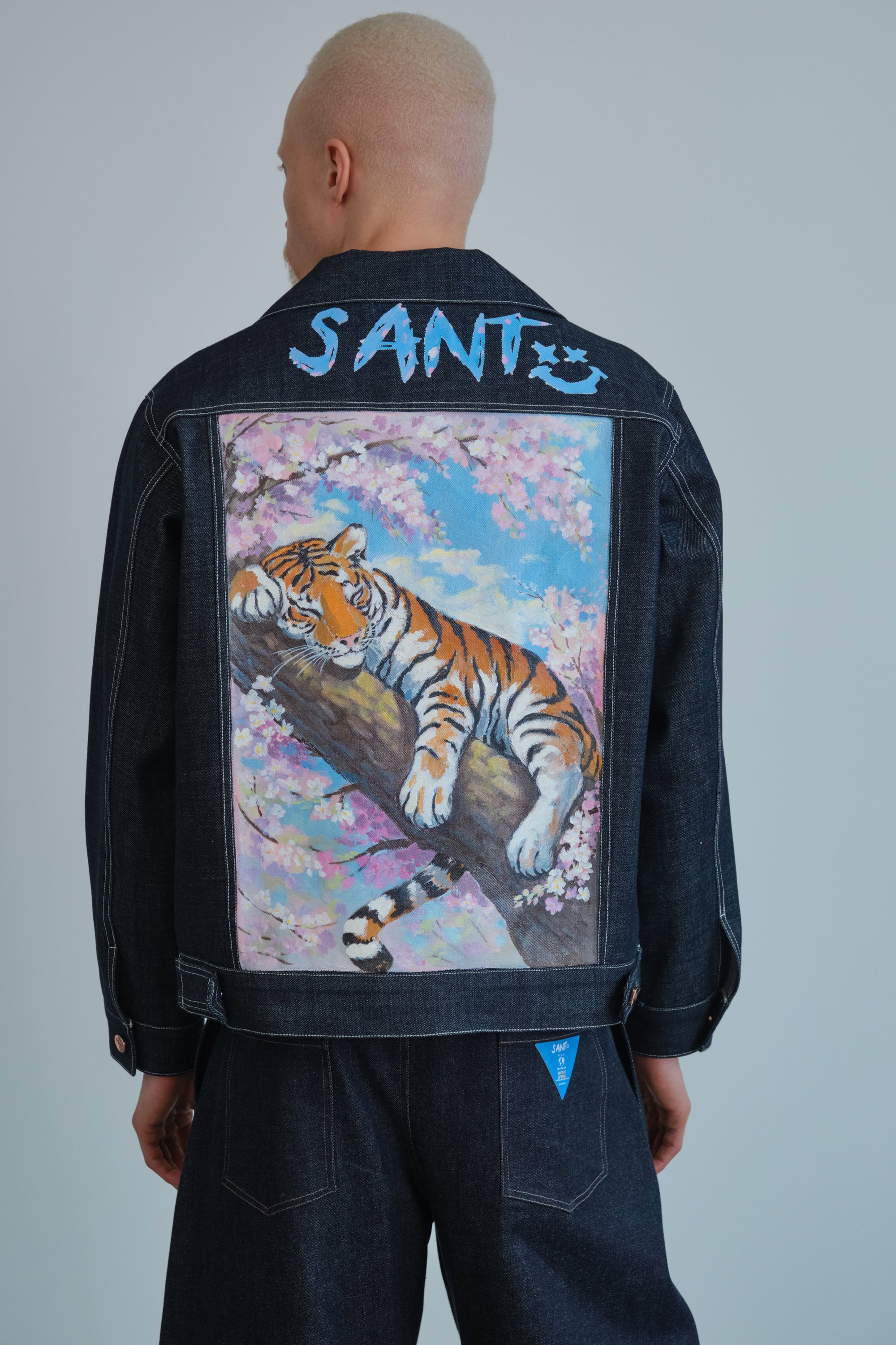 SantLondon_2606163659_Unretouched.jpg