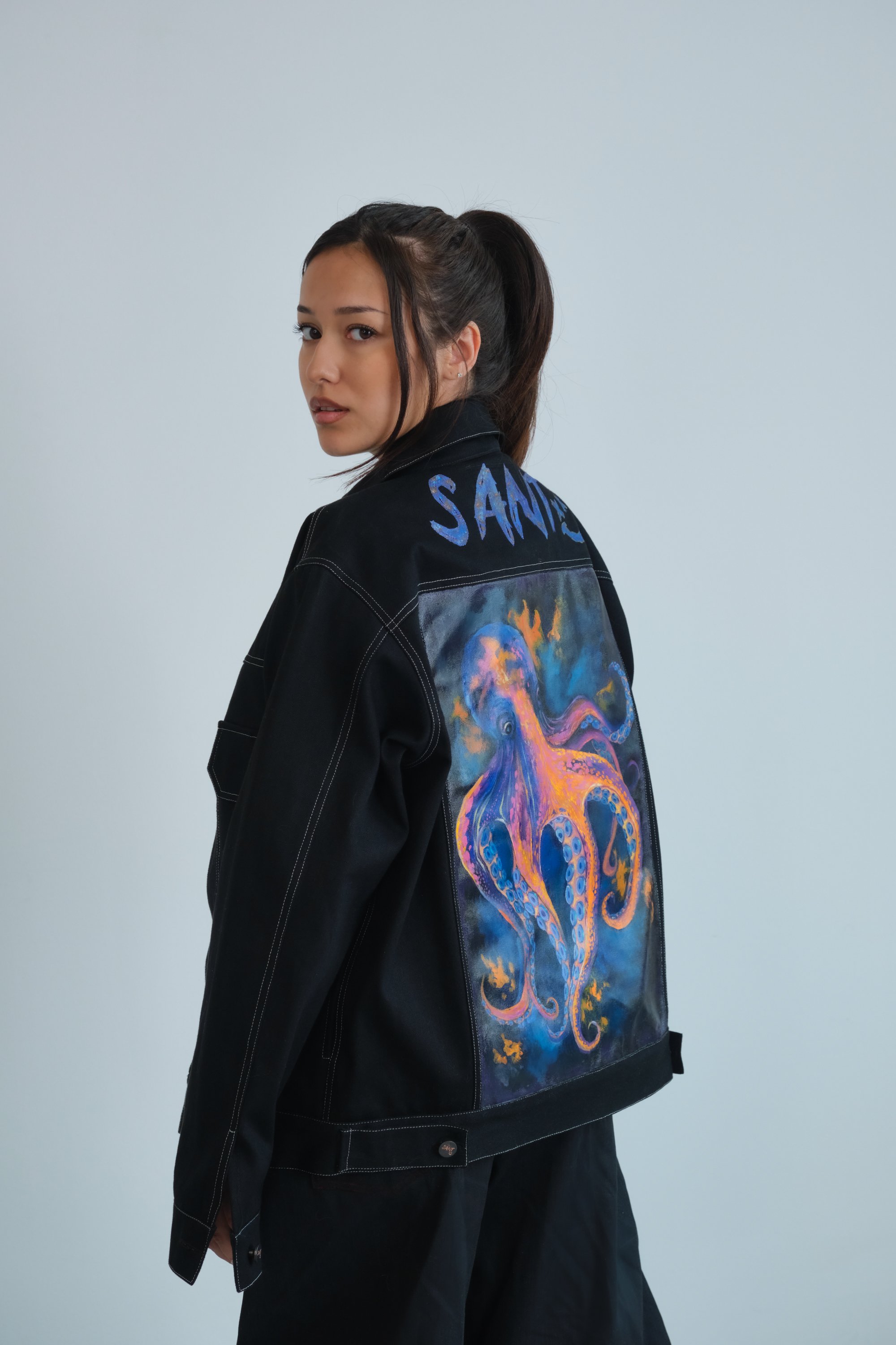 SantLondon_2606163792_Unretouched.jpg